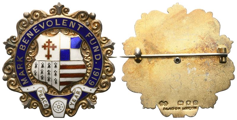 Spilla Mark Benevolent Fund. 1919, "peace Year", Ag e Smalti (37,5 MM)