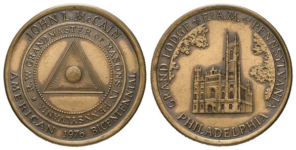Medaglia "GRAND LODGE OF F.A.M. OF PENNSYLVANIA - PHILADELPHIA" (38 mm)  - Asta MASSONICA  Medaglie, Distintivi e Gioielli di Loggia  dai primi dell'800 al tardo ‘900 - Bertolami Fine Art - Casa d'Aste