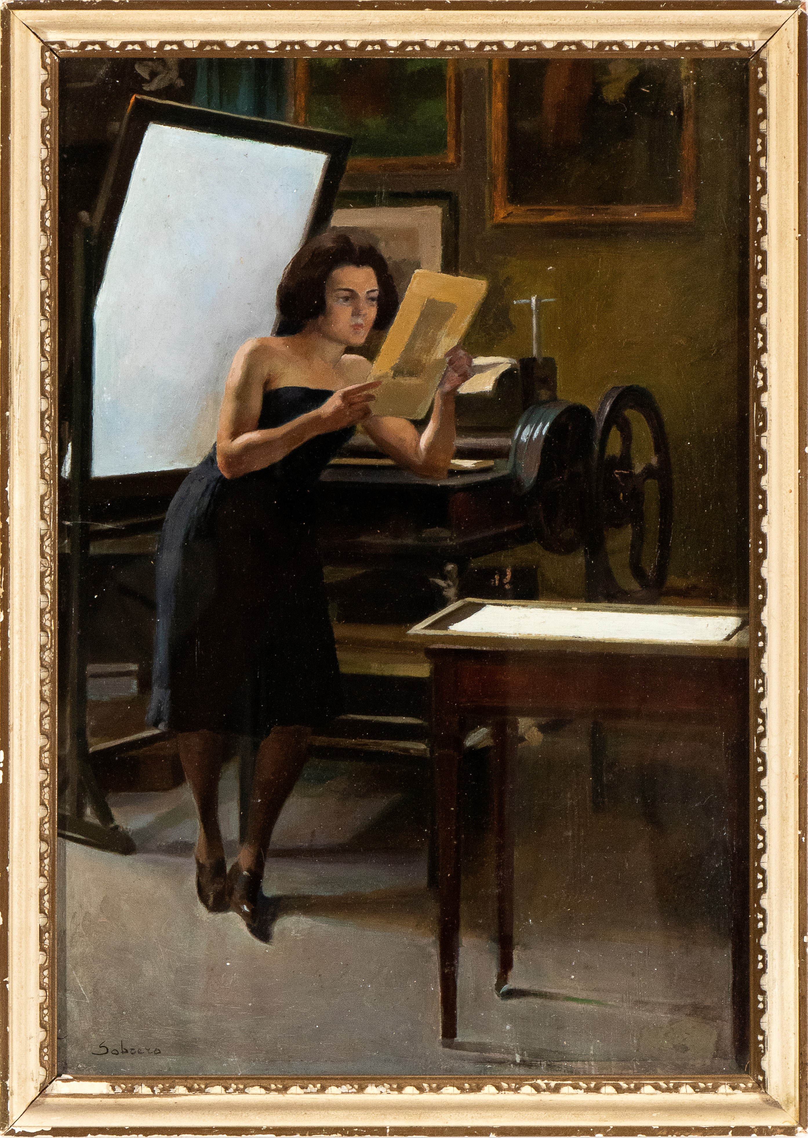 Emilio Sobrero - Donna che Guarda delle Stampe