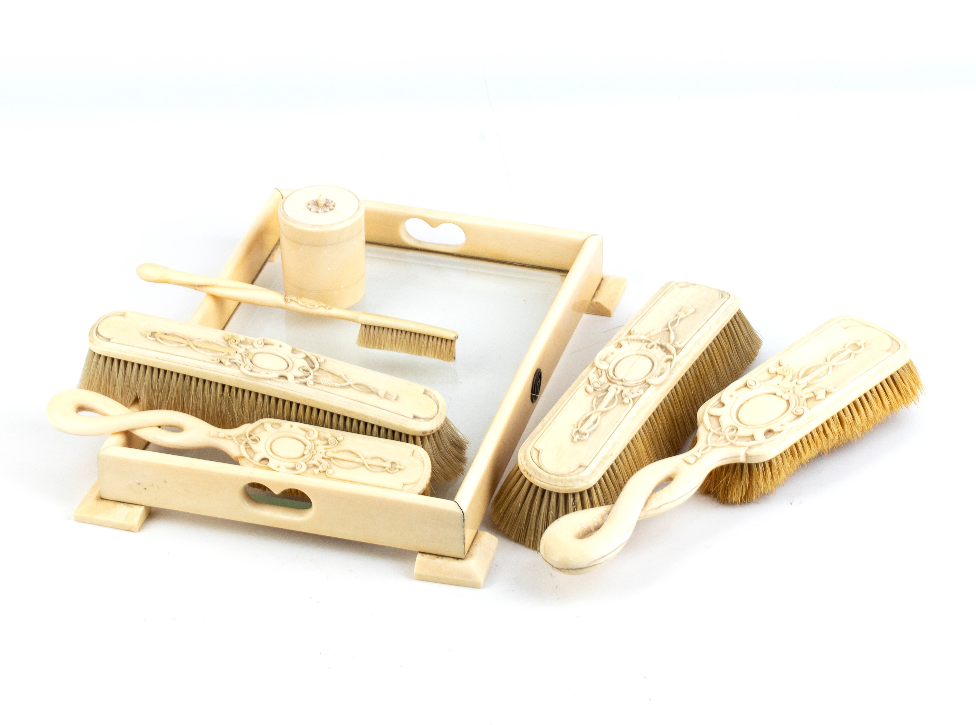 Servizio da toilette vittoriano inglese in avorio