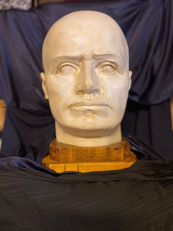 Busto di Mussolini