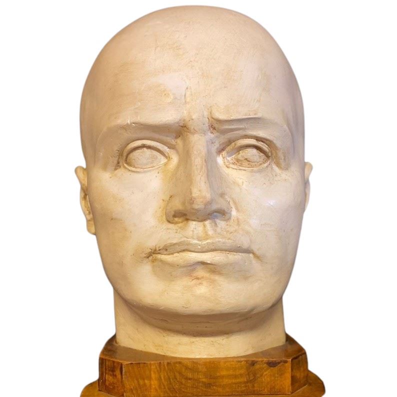 Mussolini, Benito - Busto