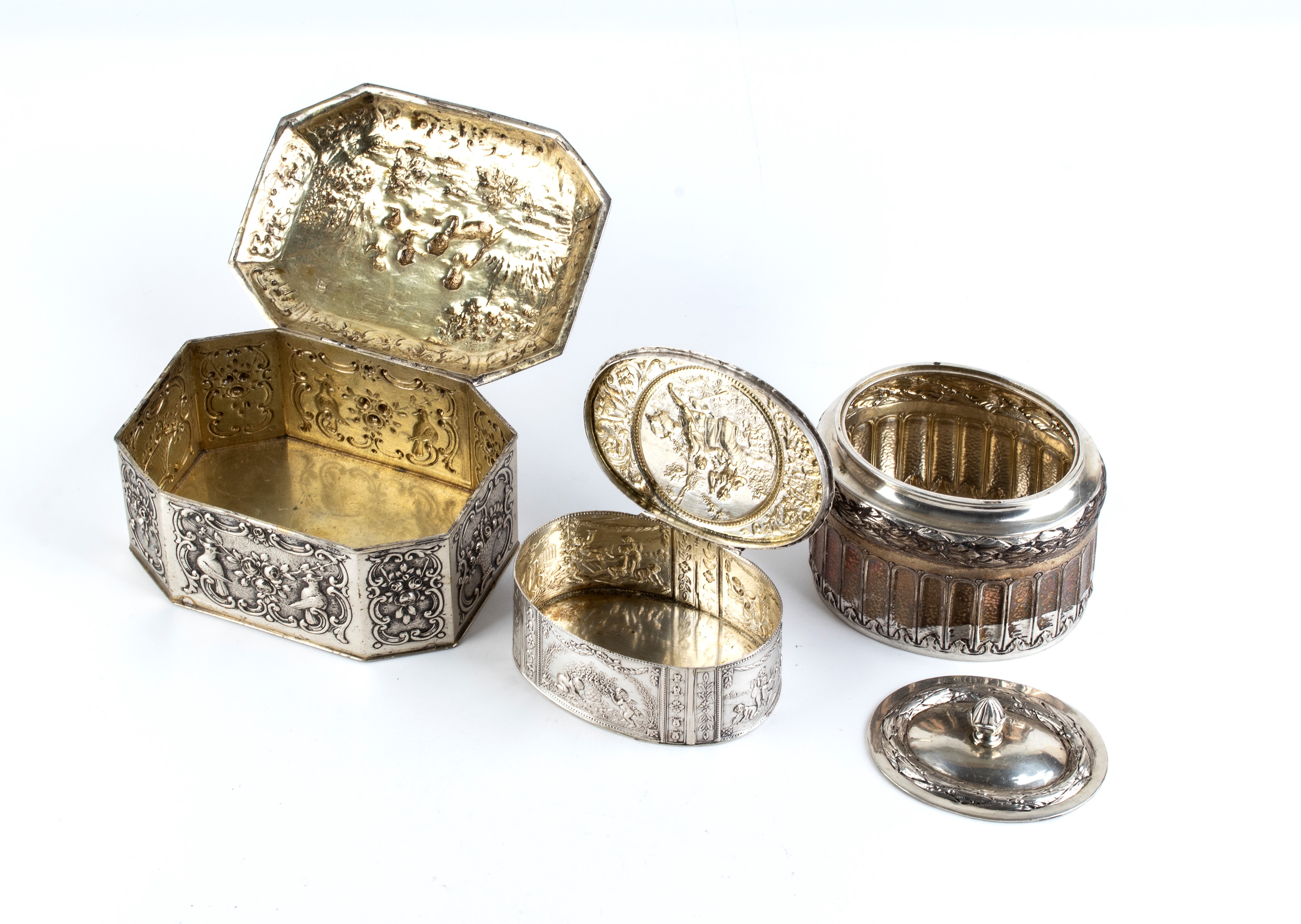 Argenteria tedesca del XIX secolo, Lotto di tre scatole in argento 800/1000