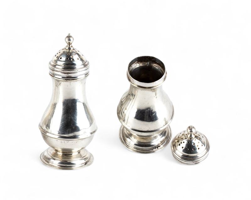 John Gamon - Saliera georgiana bombata in argento 925, Londra 1735