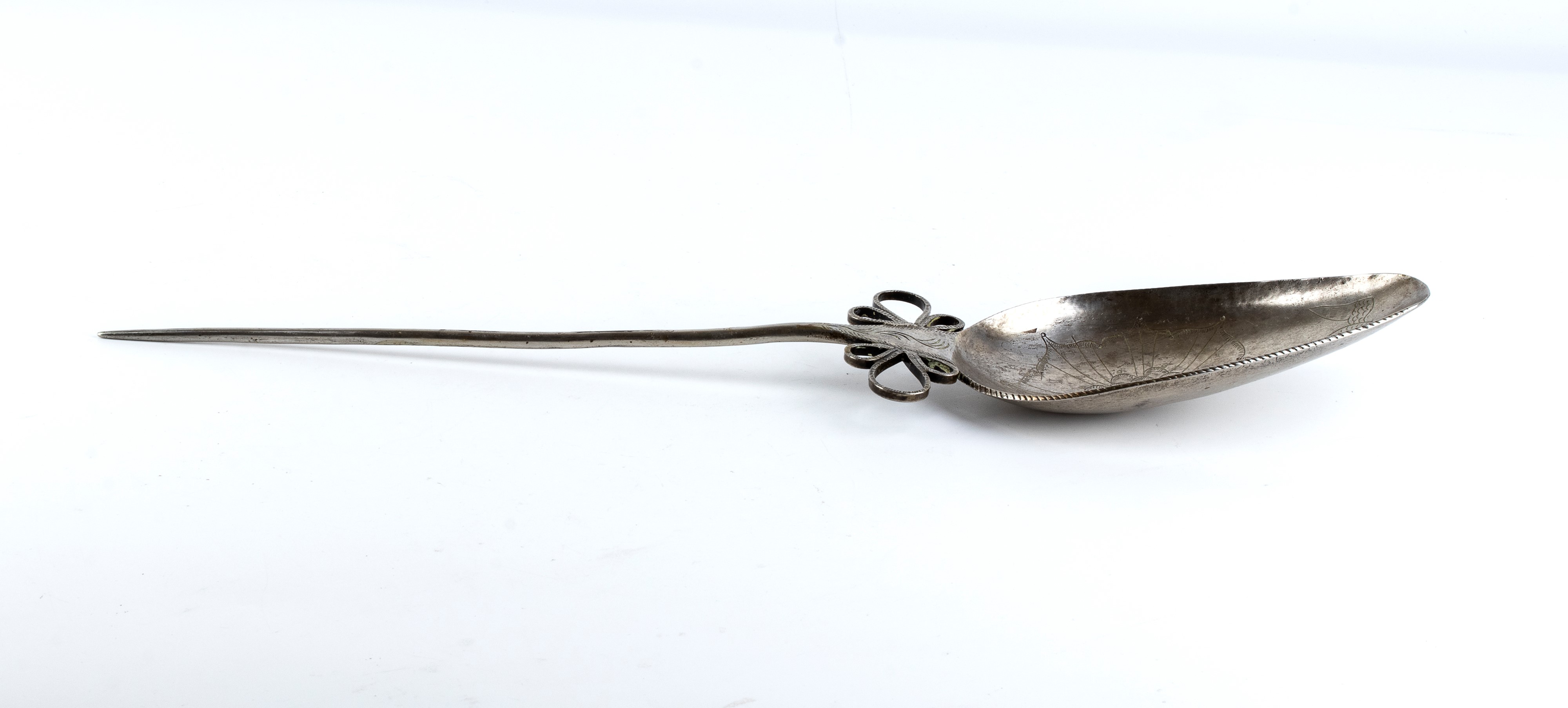 Arte coloniale Hispano-Americana, Tupu in argento (spillone con terminazione a cucchiaio)