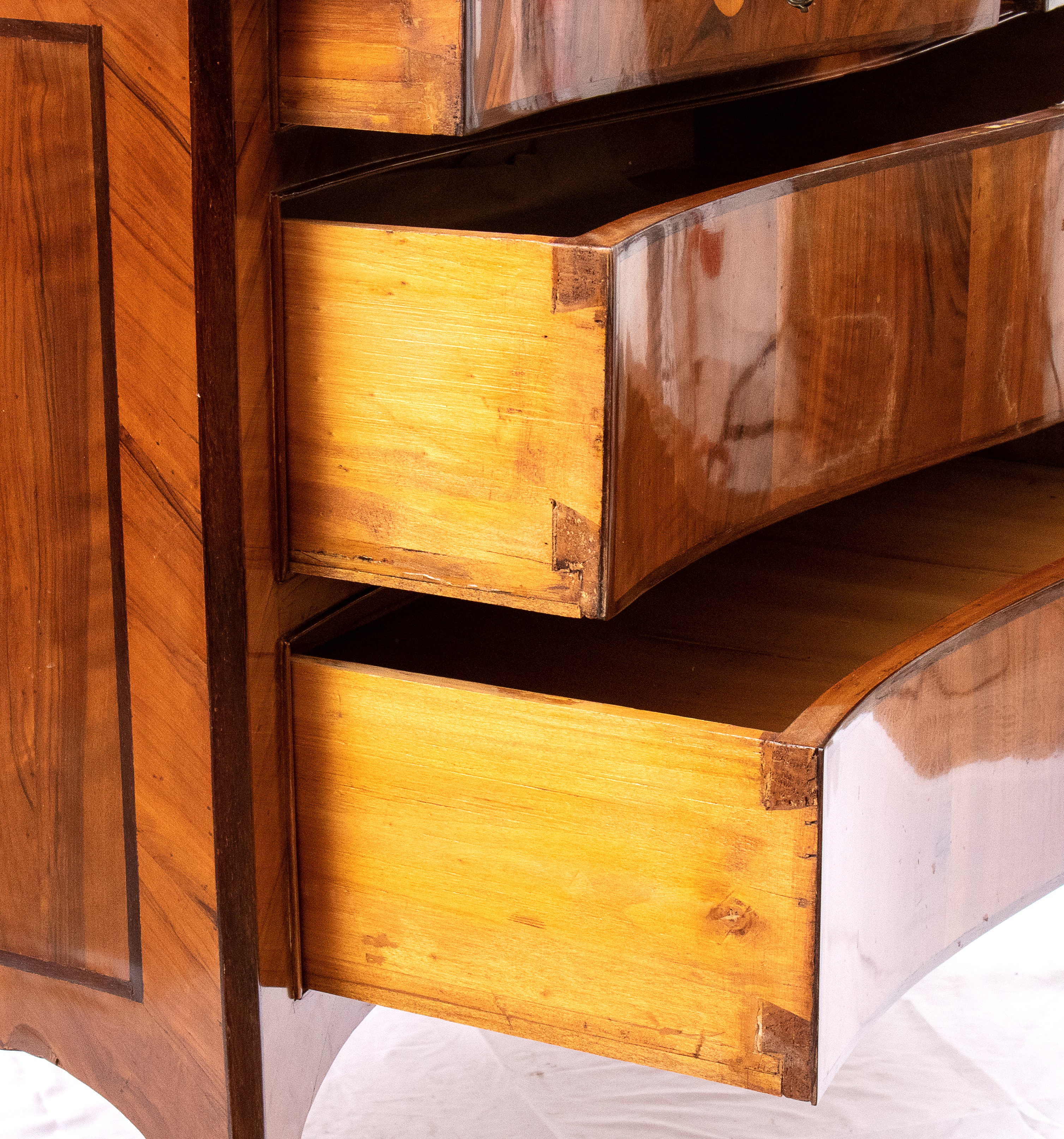 Comò Italiano a Balestra