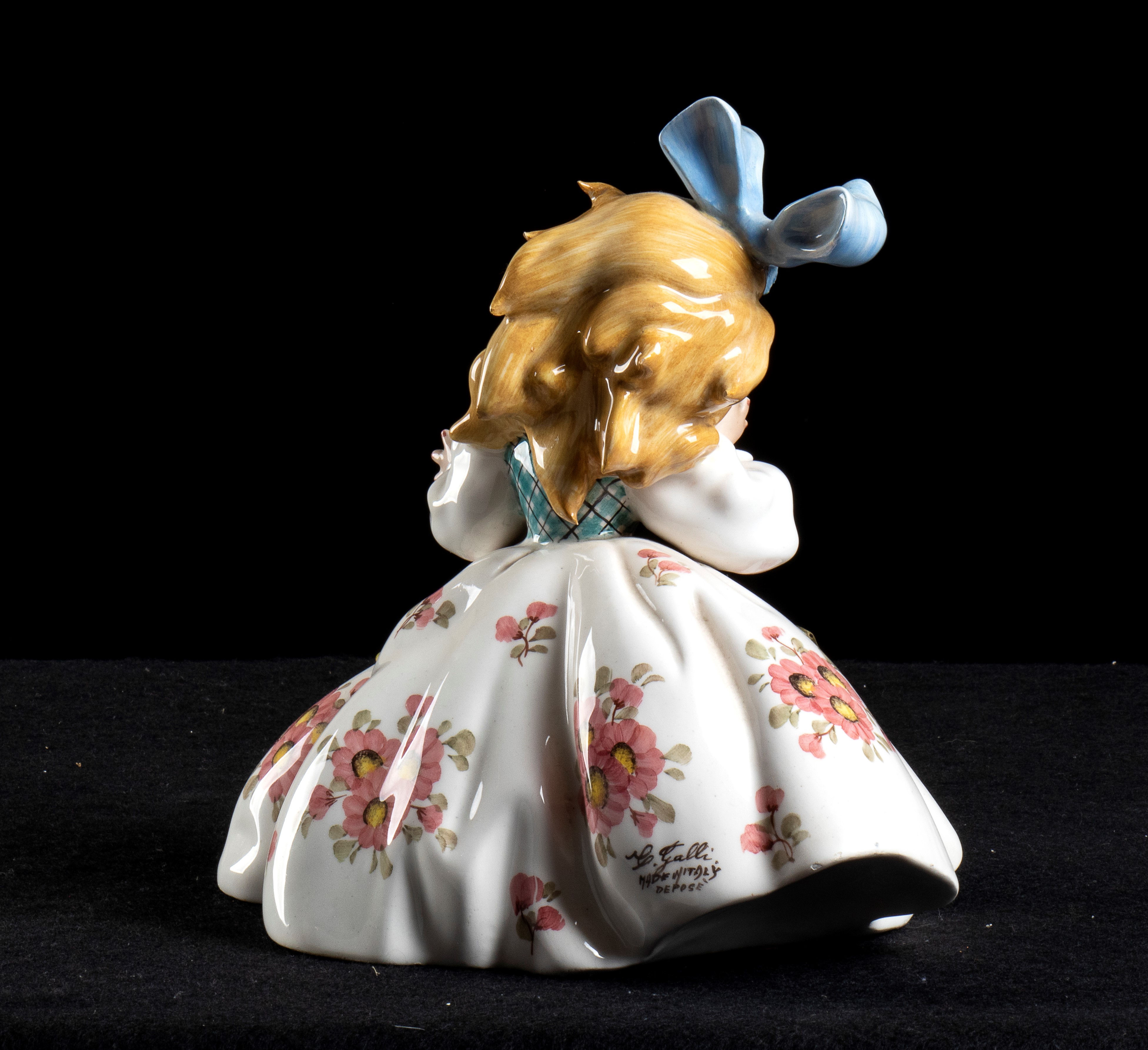 Fanciulla con cestino