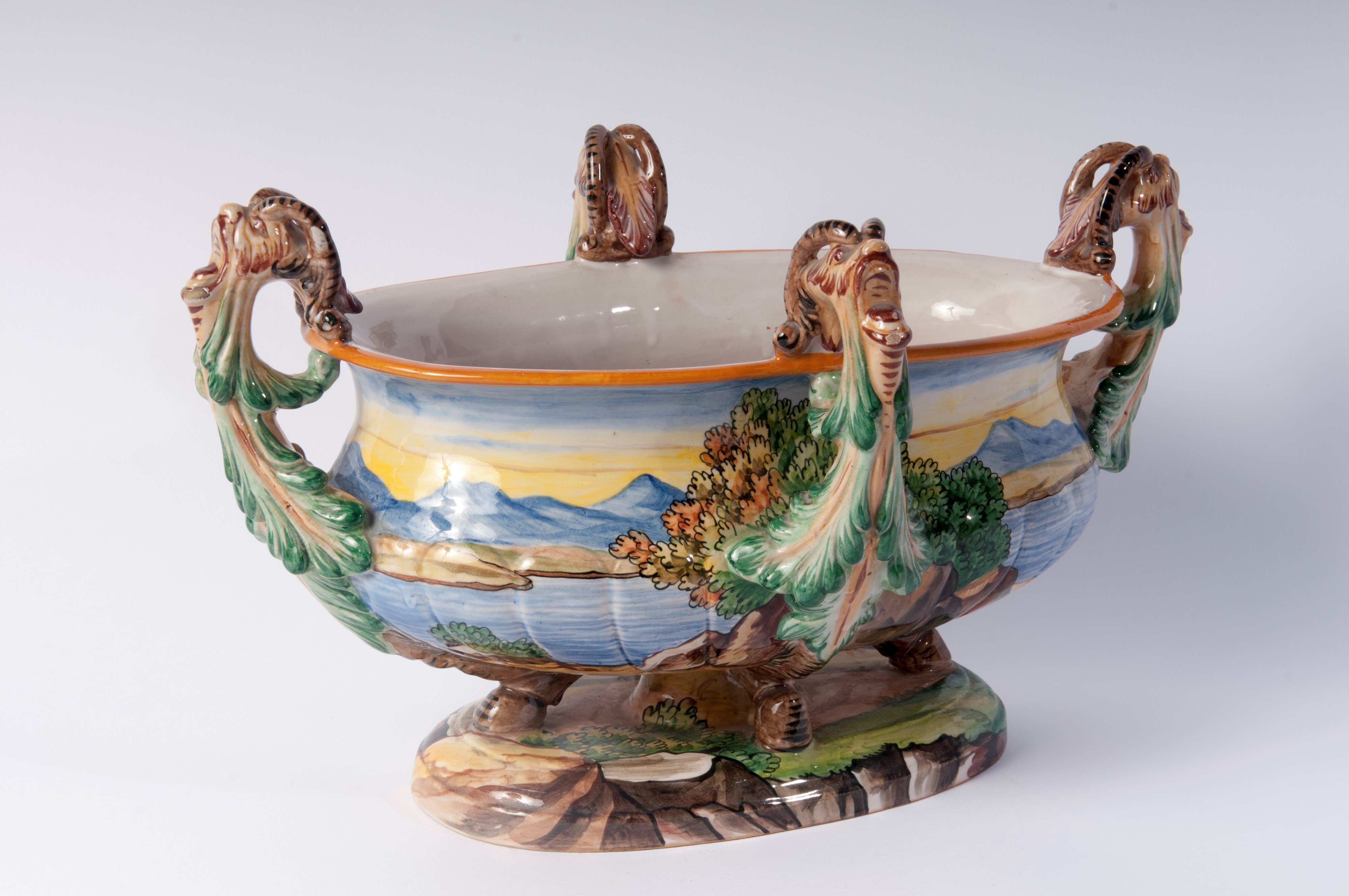 Centrotavola in ceramica policroma