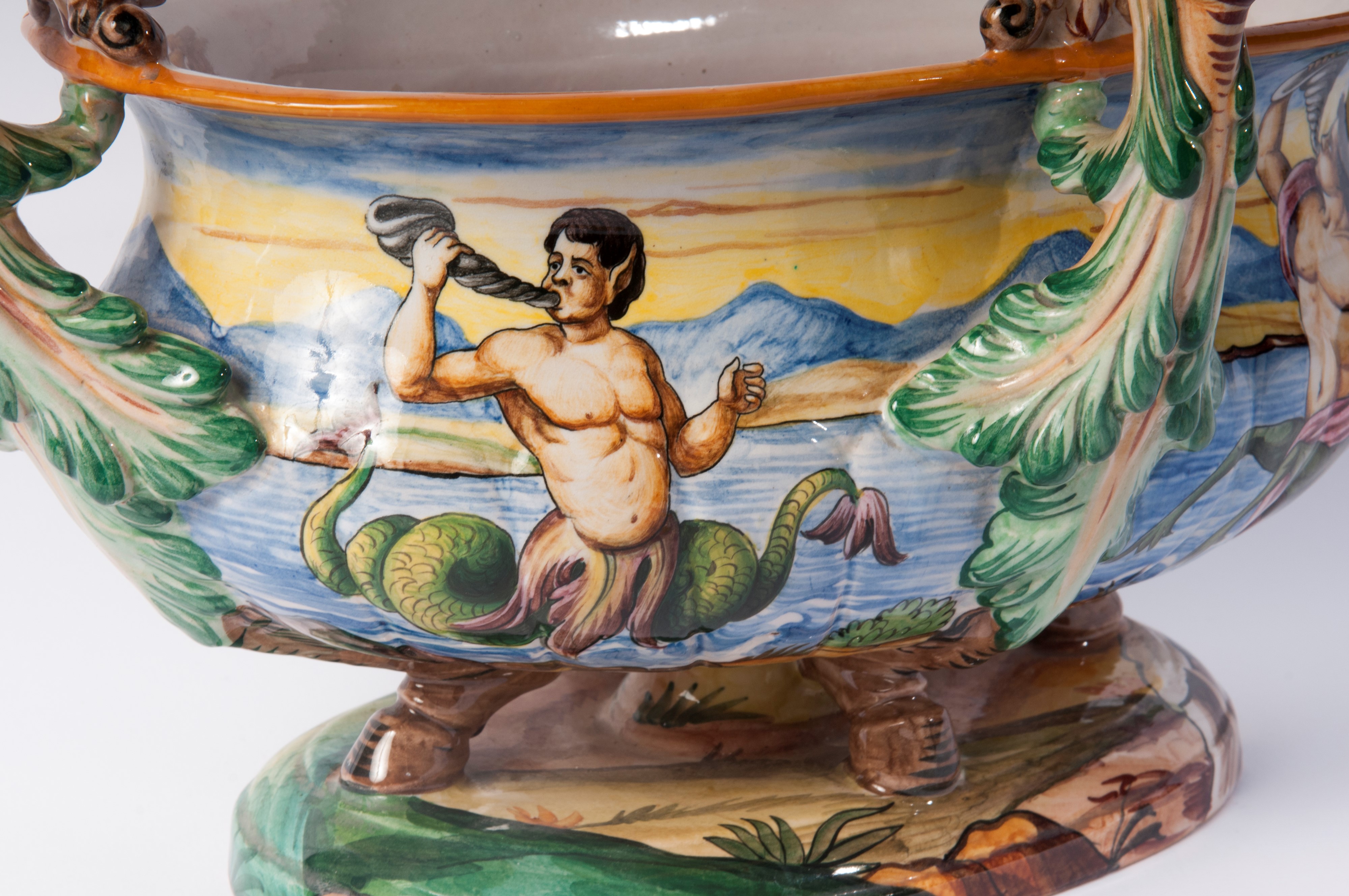 Centrotavola in ceramica policroma