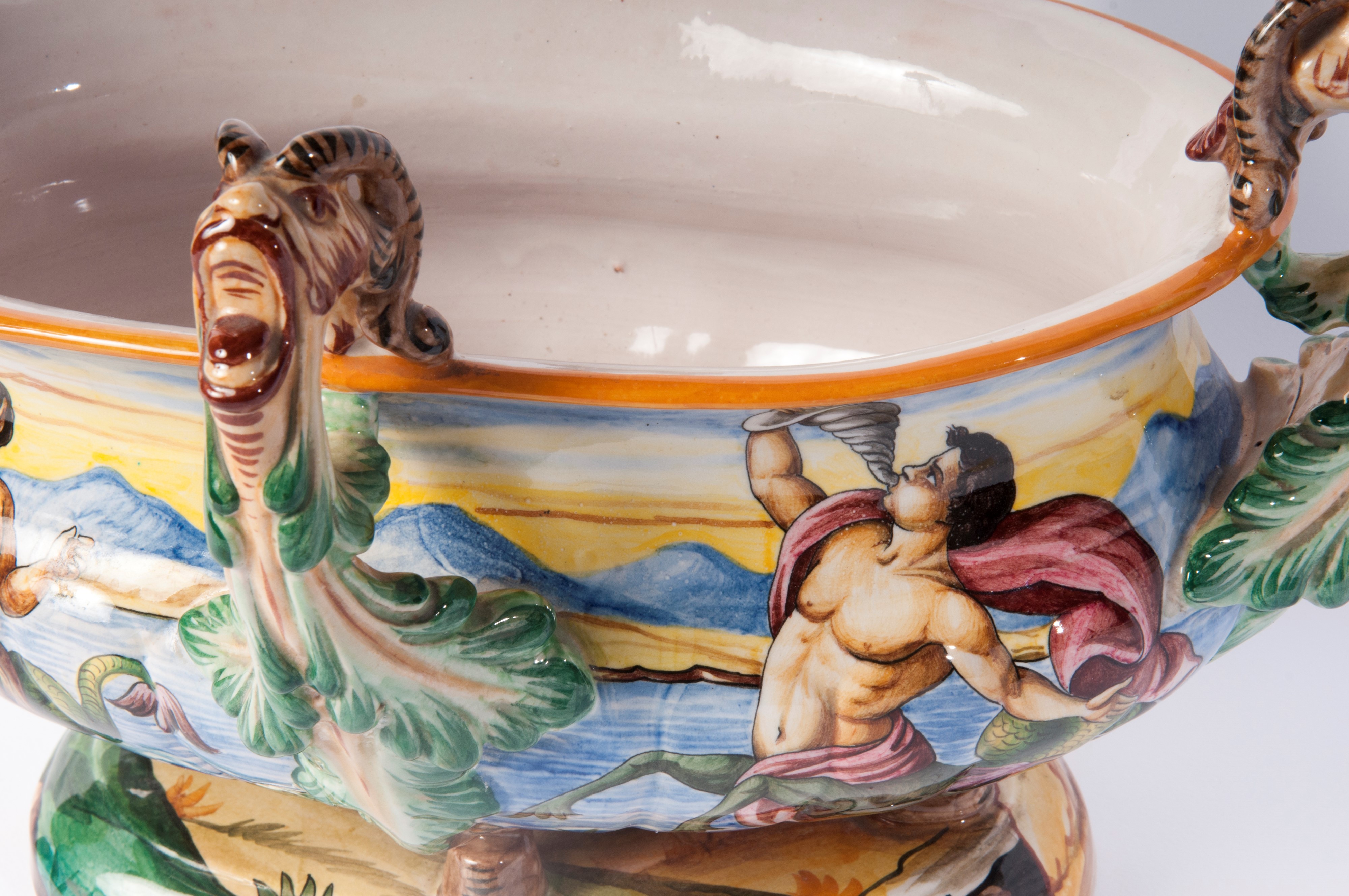 Centrotavola in ceramica policroma