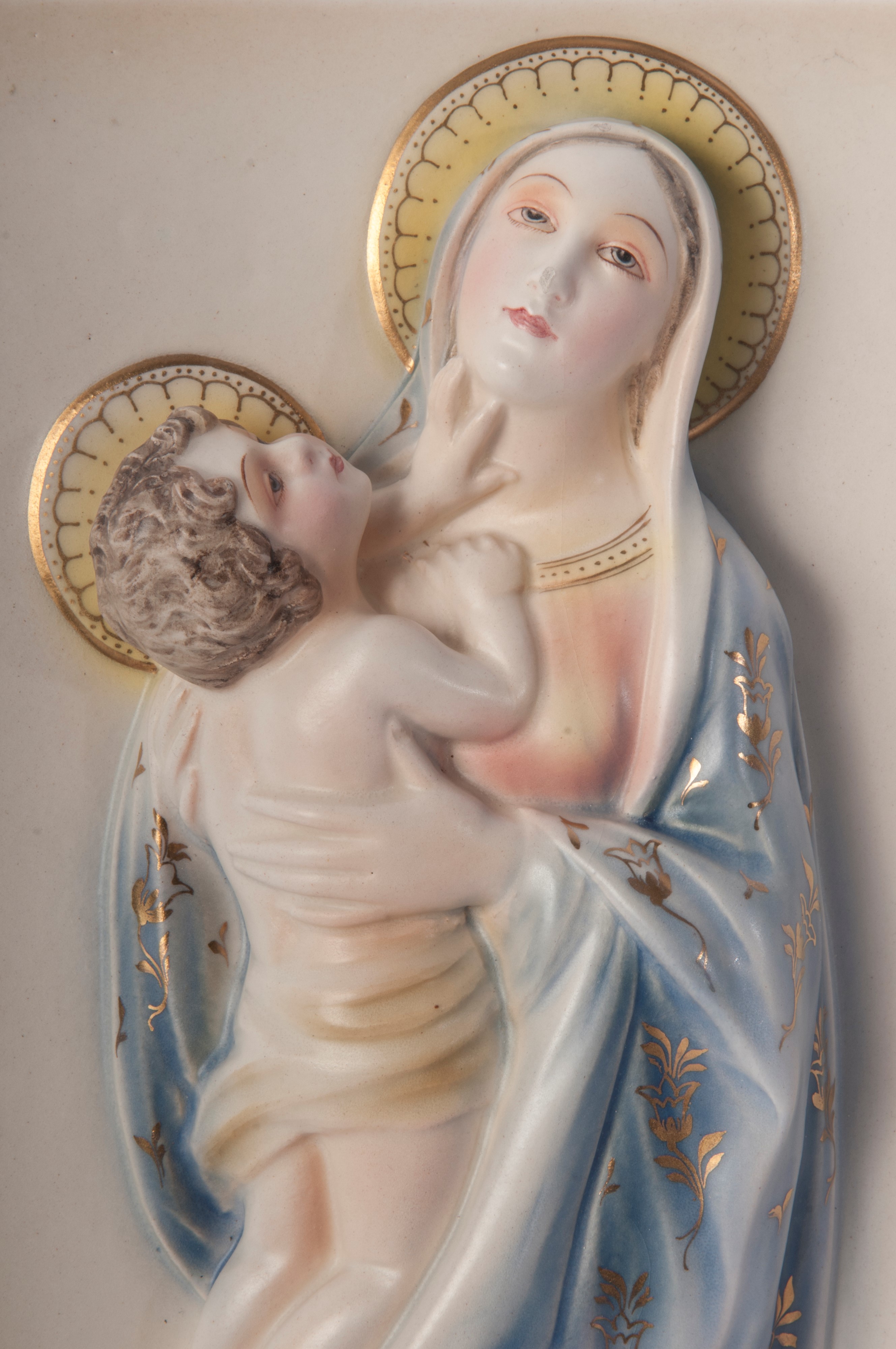 Madonna con Bambino, Placca a Rilievo