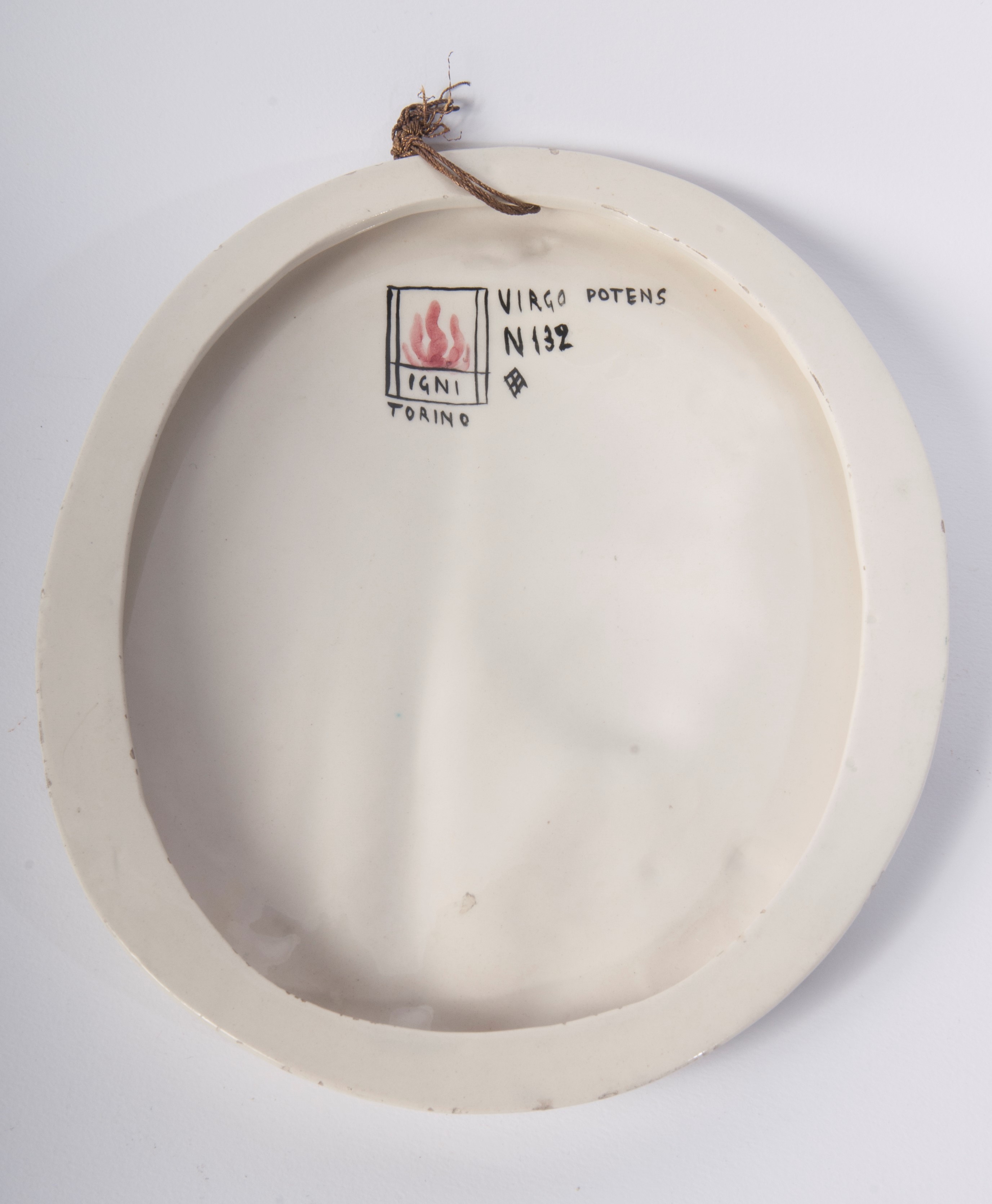 "Virgo Potens" , medaglione a rilievo