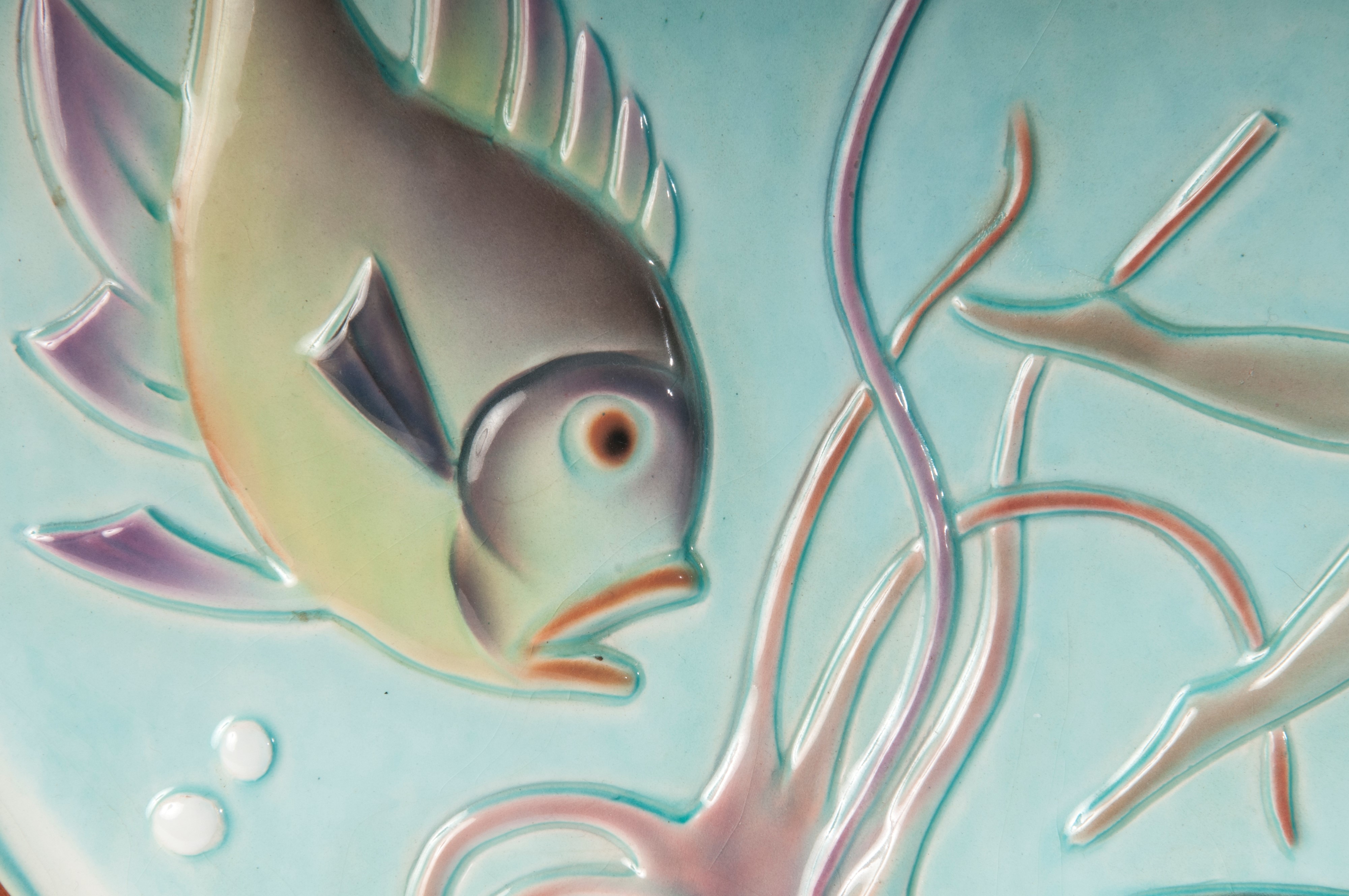 Piatto da muro con pesci e nuotatrice