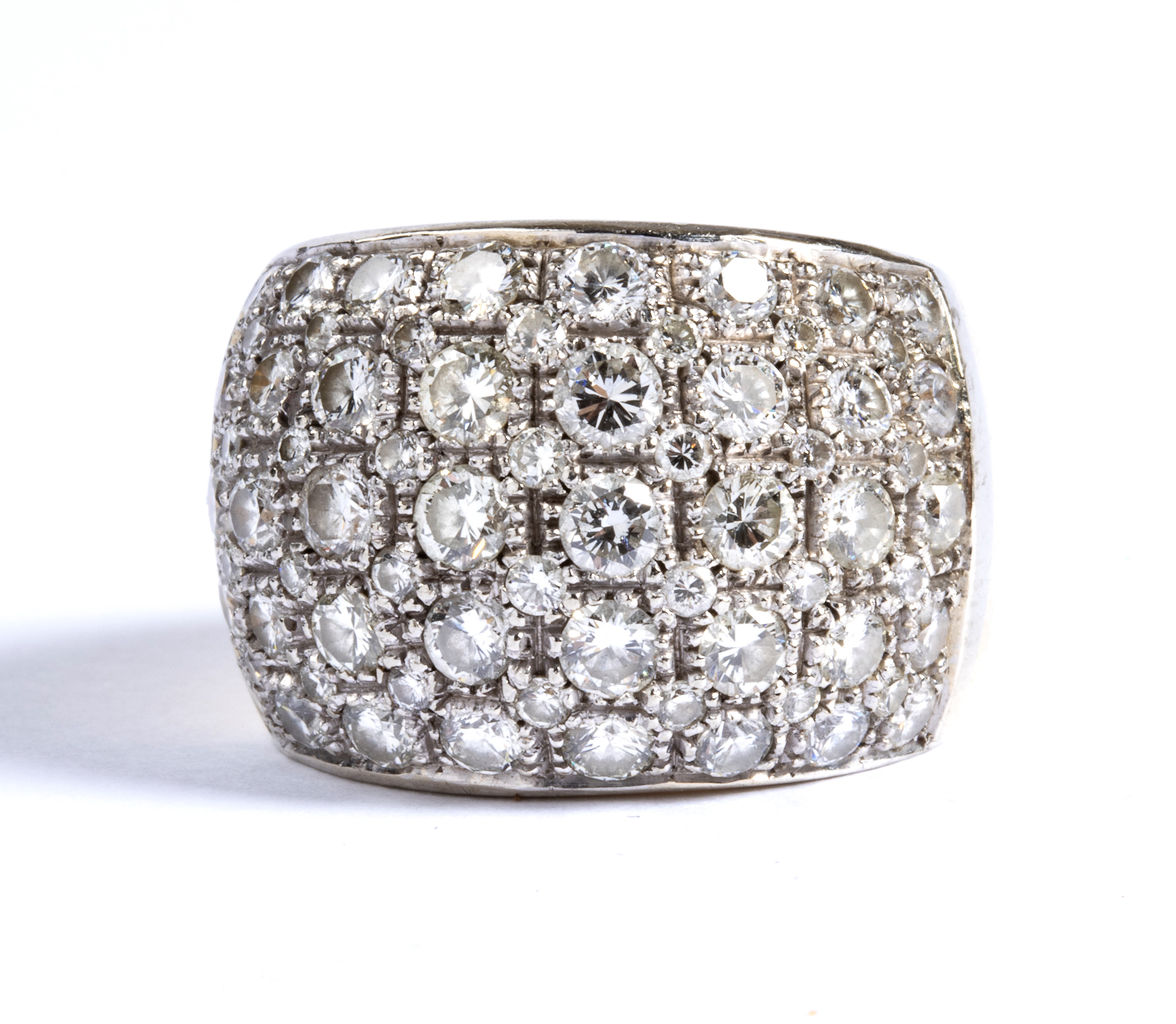 Anello a fascia in oro e diamanti