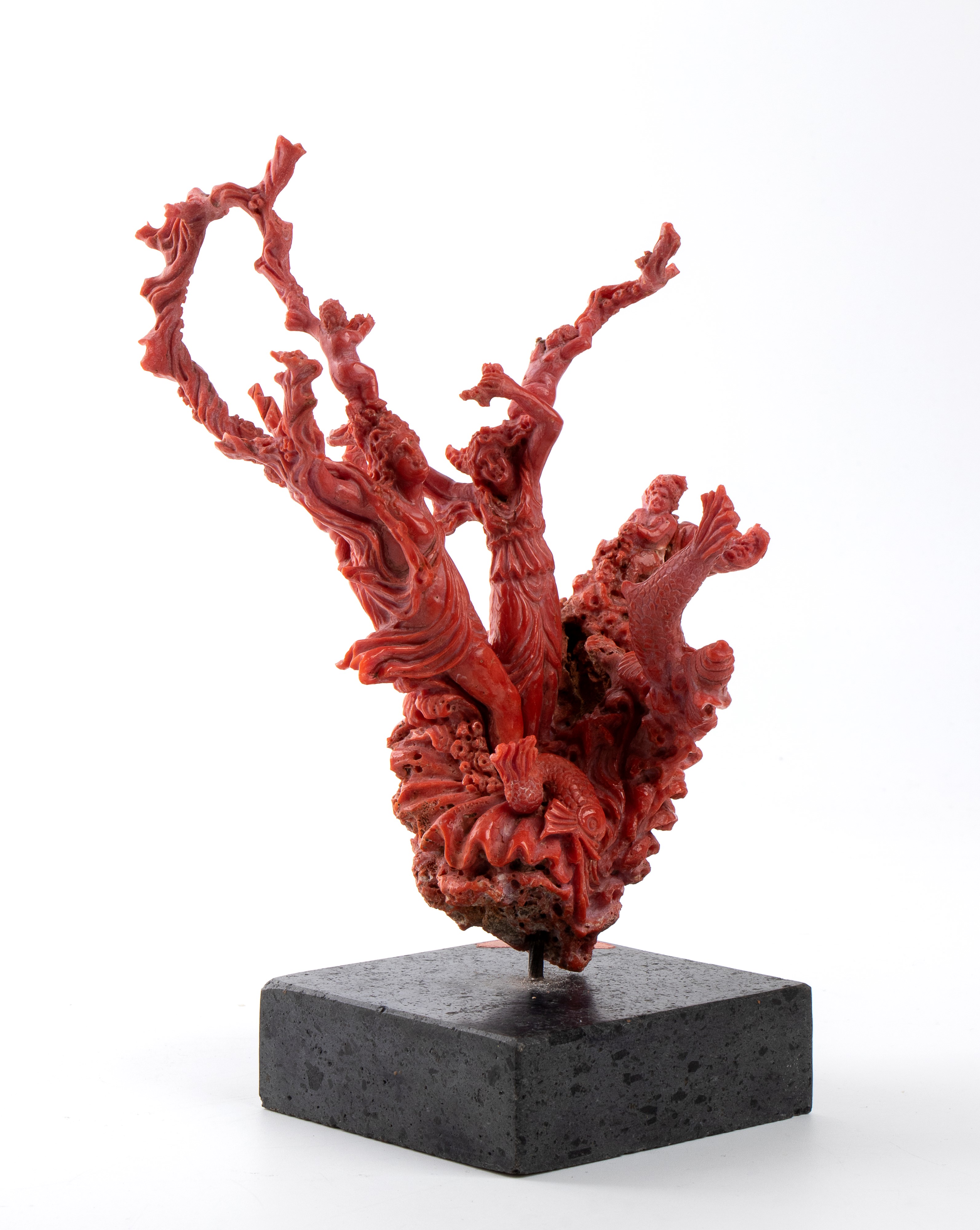 Scultura in corallo rosso del Mediterraneo (Corallum Rubrum), Gruppo di ninfe in festa, Italia me...