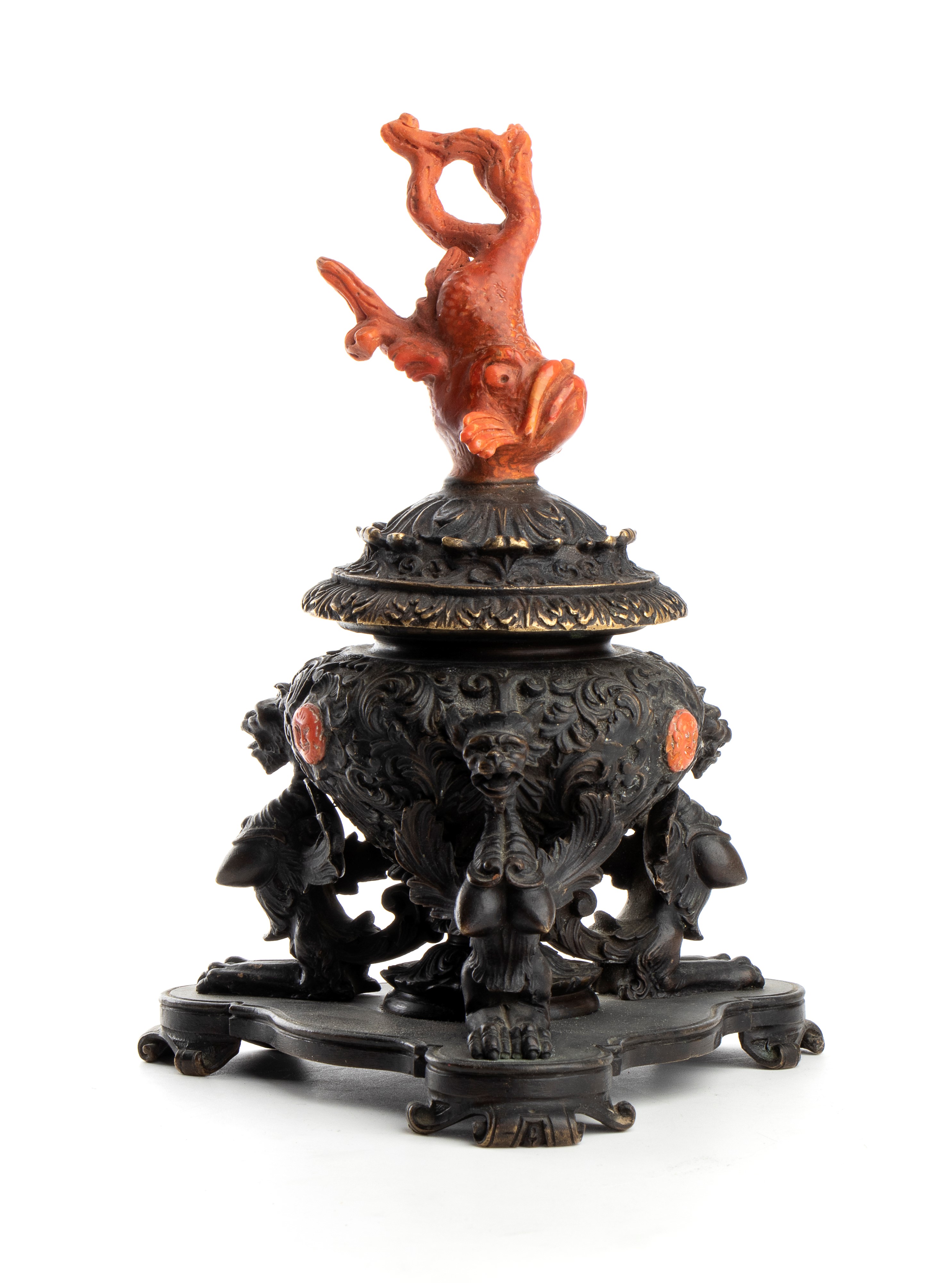 Calamaio in bronzo e corallo