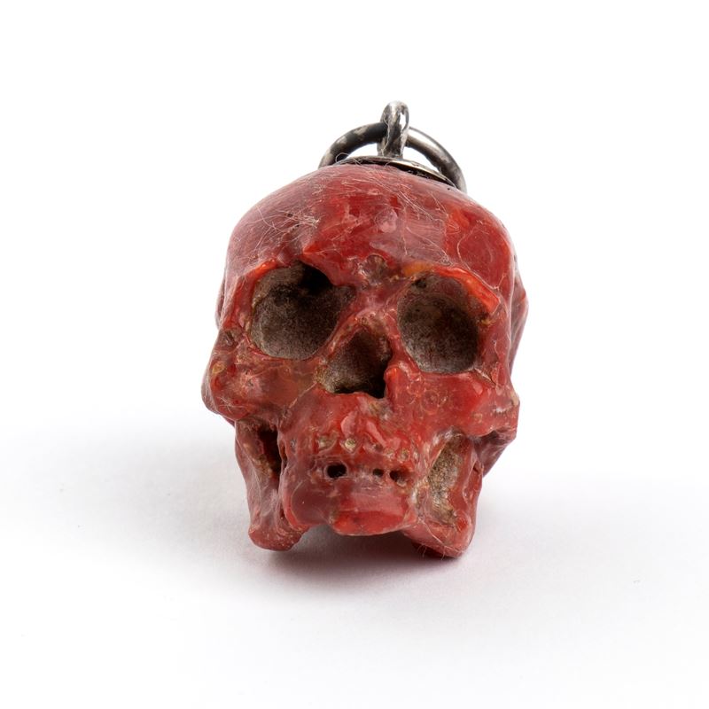 Italia meridionale (XVIII secolo), Teschio in corallo rosso del Mediterraneo (Corallum Rubrum) co...