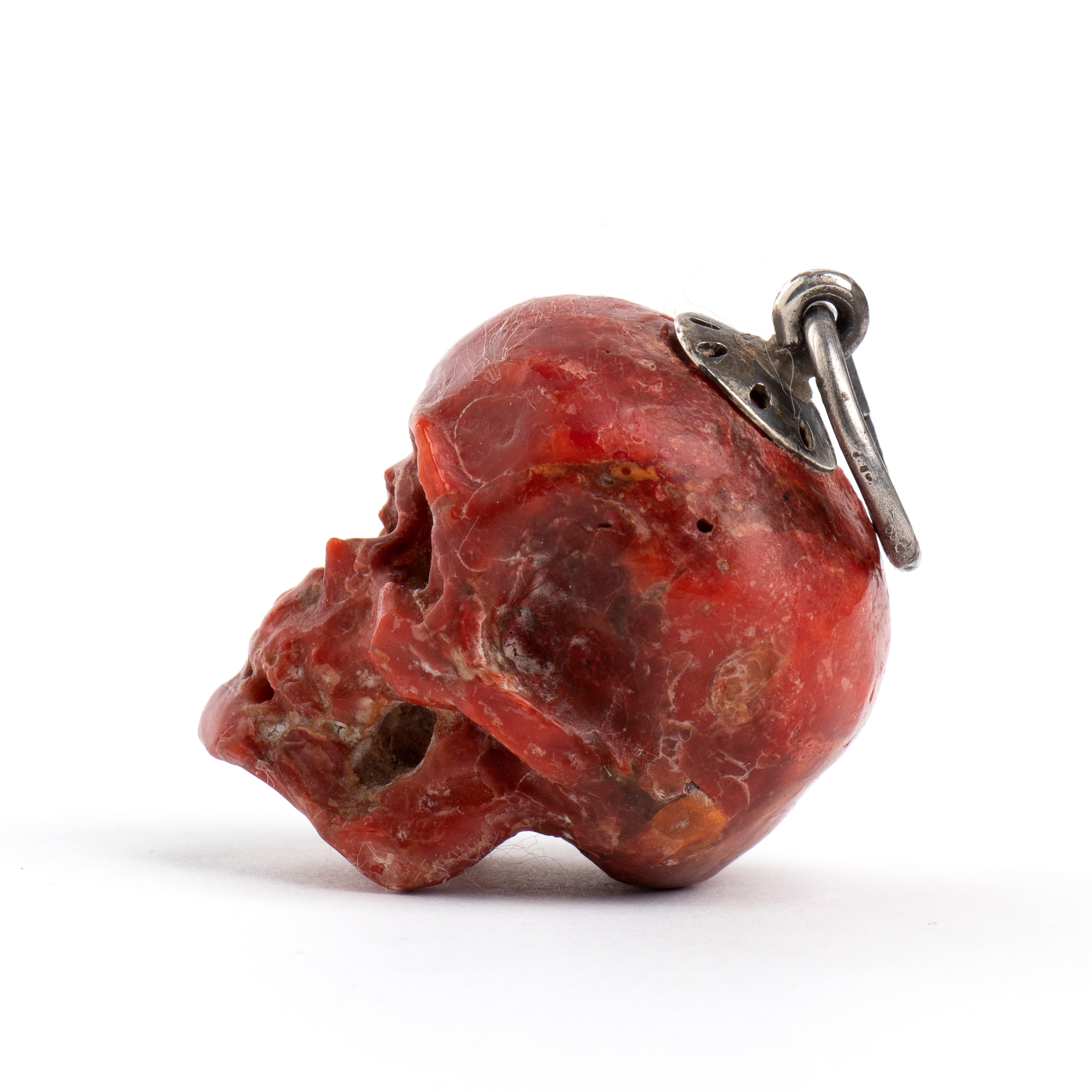 Italia meridionale (XVIII secolo), Teschio in corallo rosso del Mediterraneo (Corallum Rubrum) co...