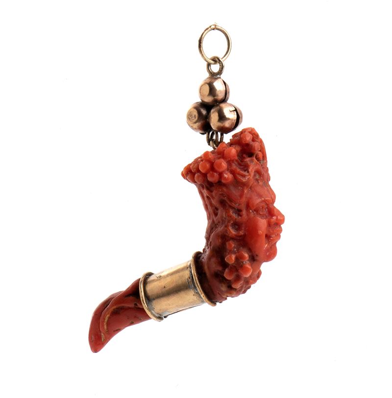 Corno di corallo scolpito con figura di Bacco, Italia meridionale, XIX secolo