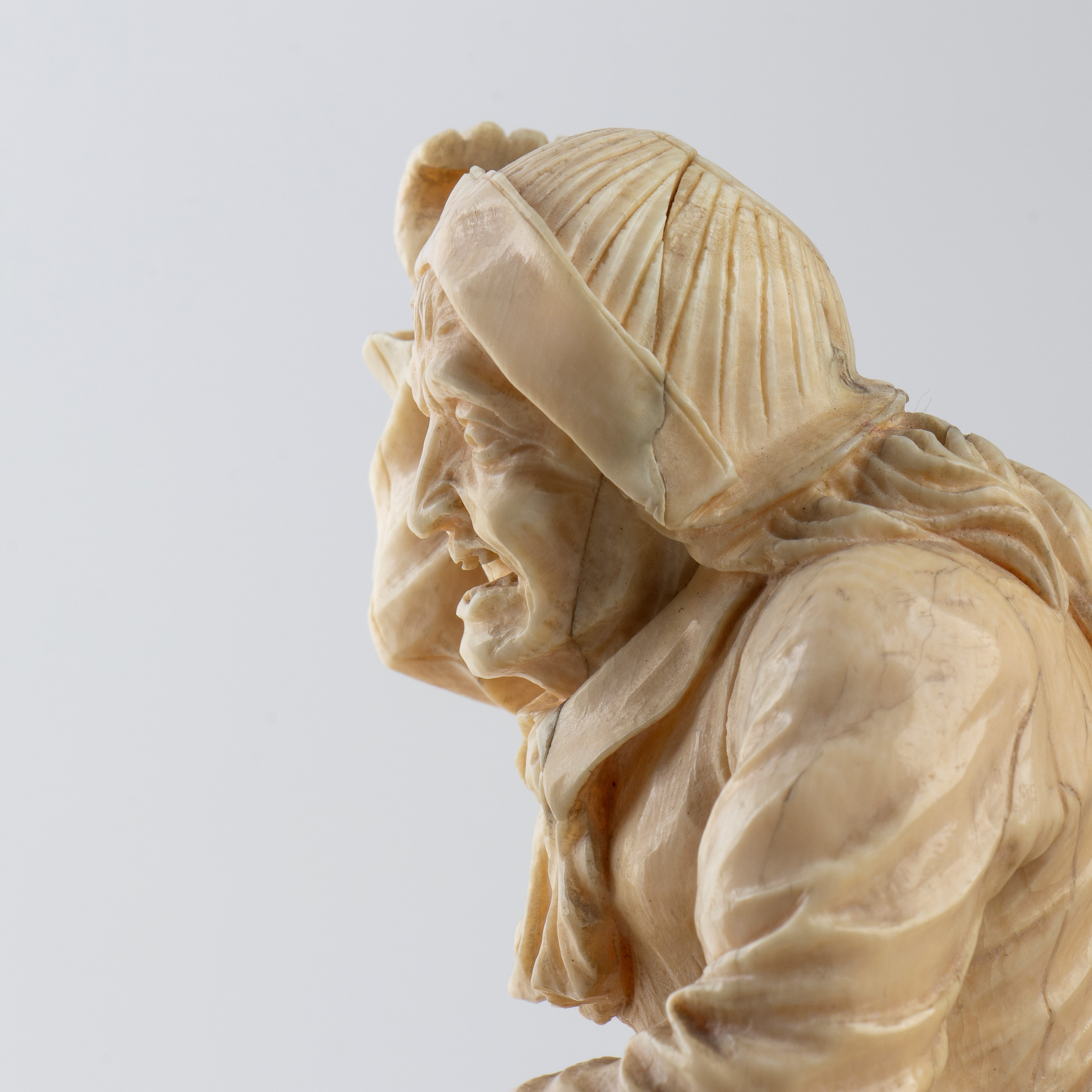 Due sculture tedesche in avorio