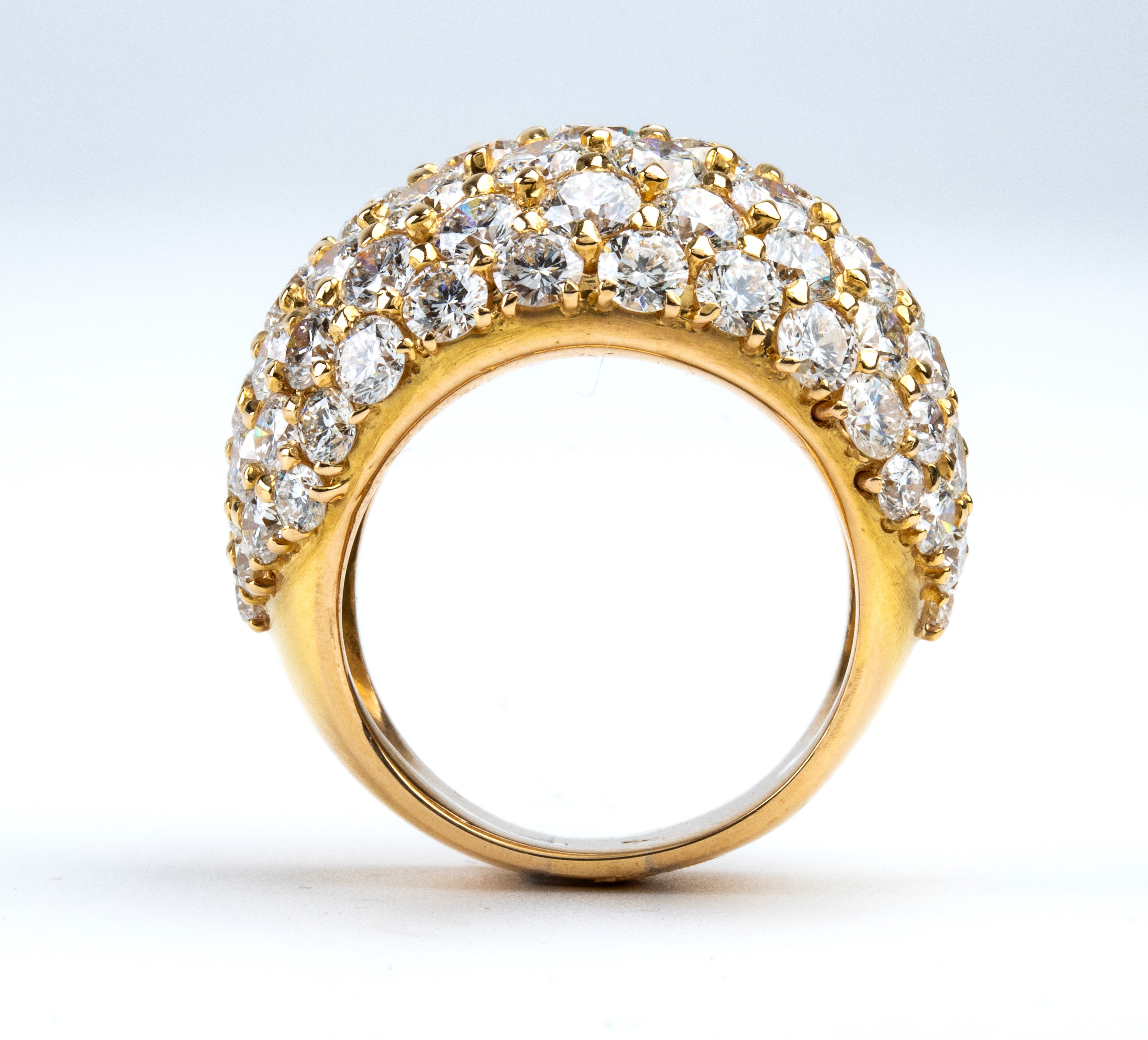 Anello in oro con diamanti