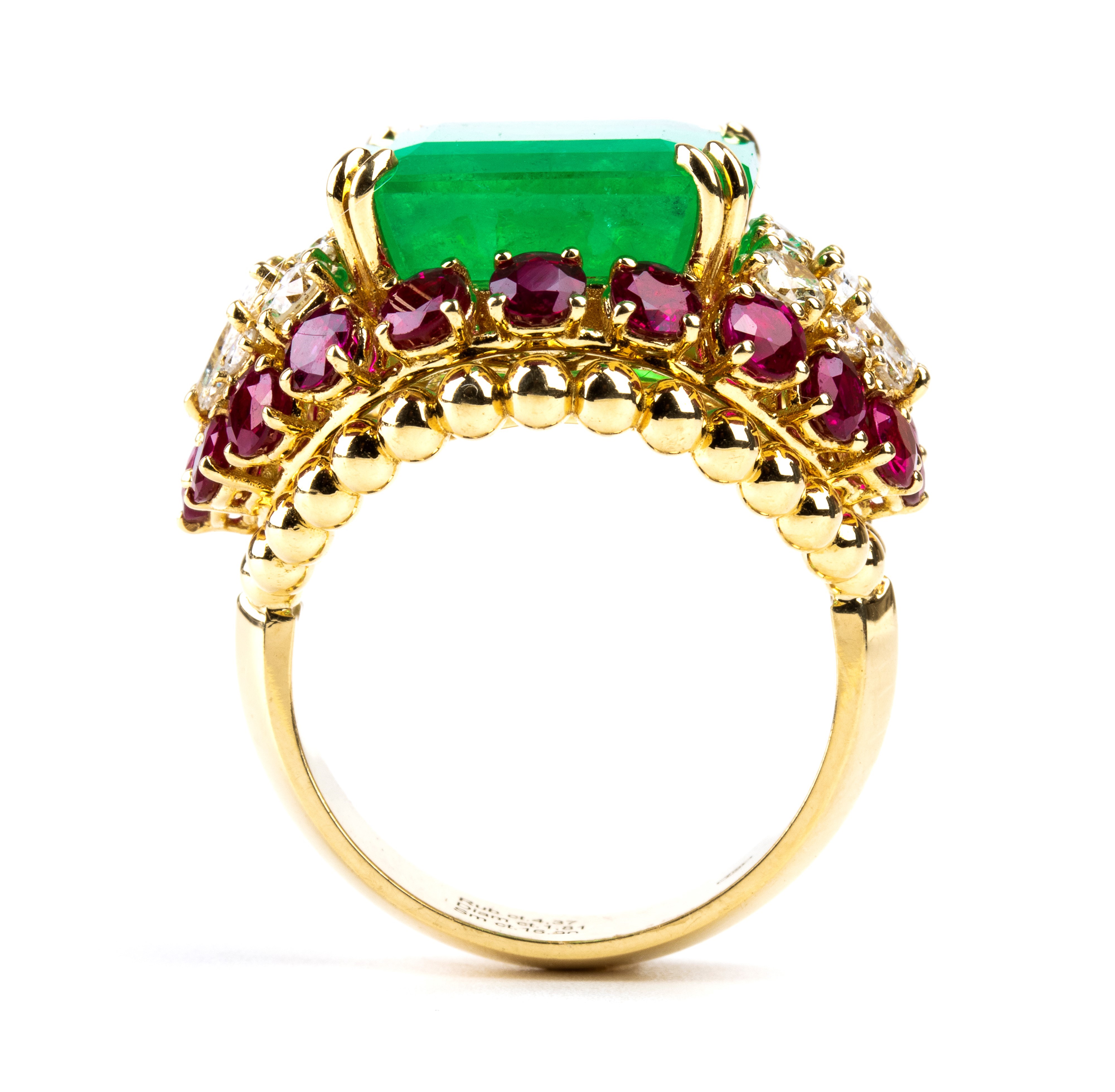 Anello in oro con smeraldo (colombiano) rubini e diamanti