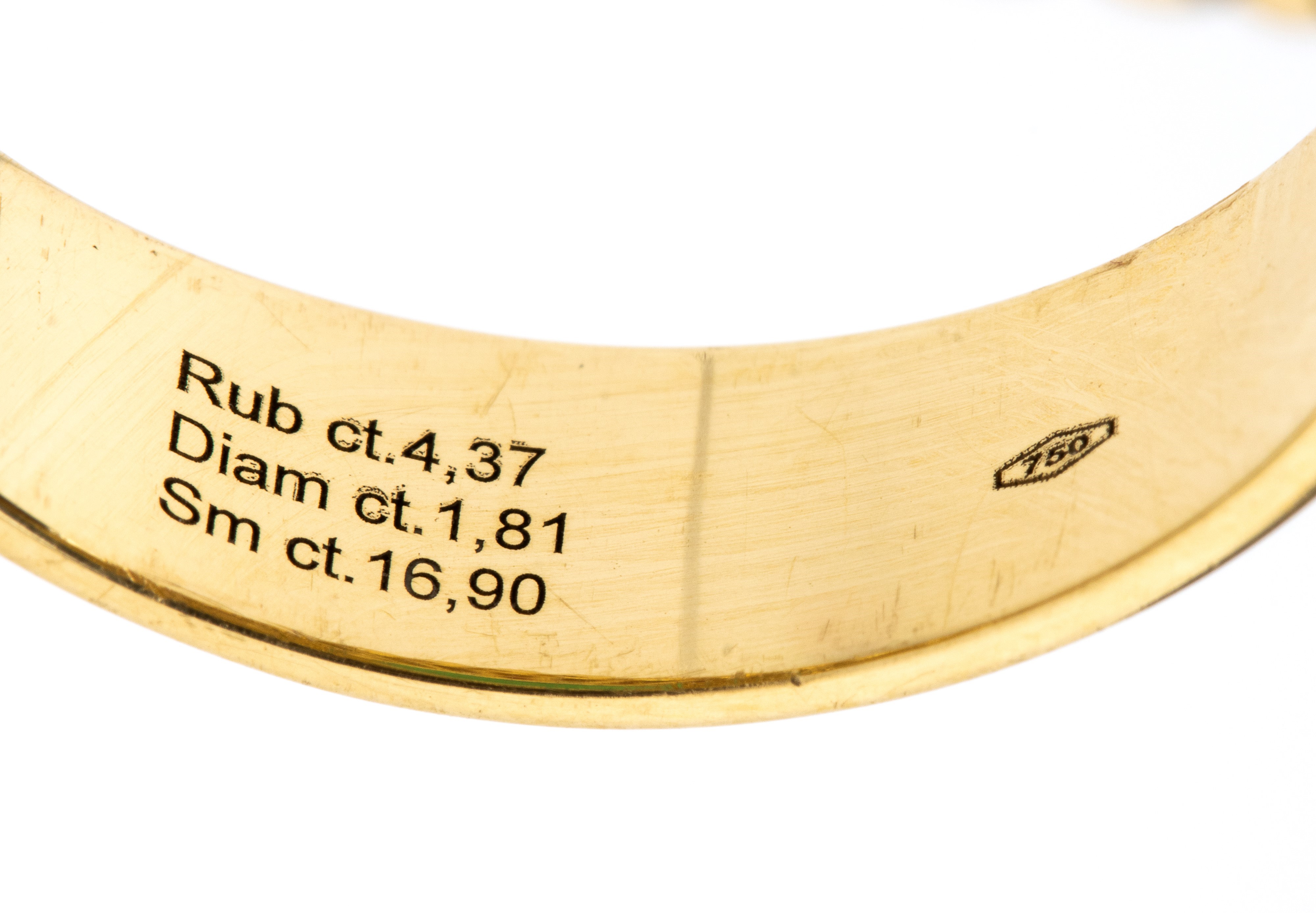 Anello in oro con smeraldo (colombiano) rubini e diamanti