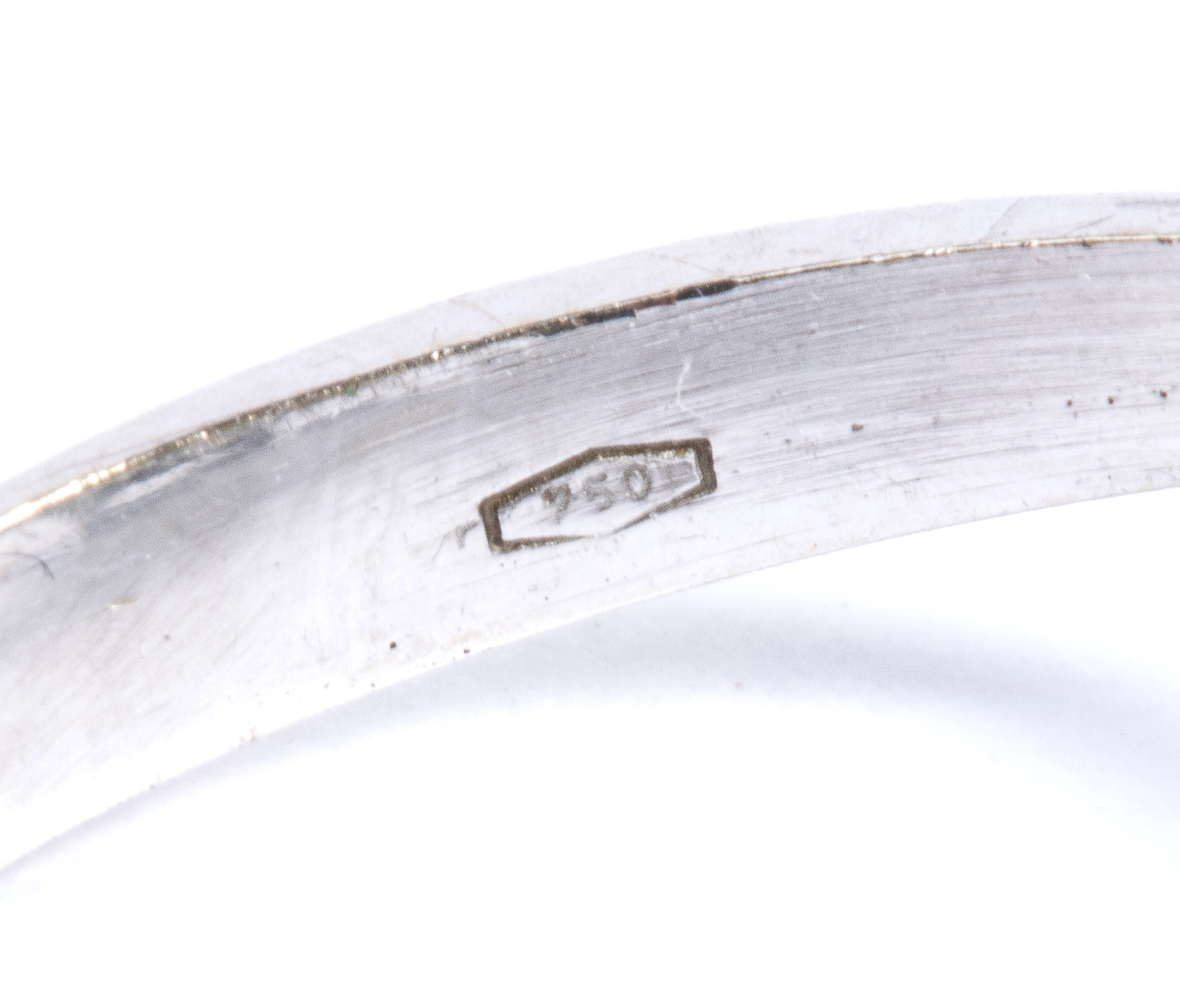 Anello fiore in oro smeraldo e diamanti