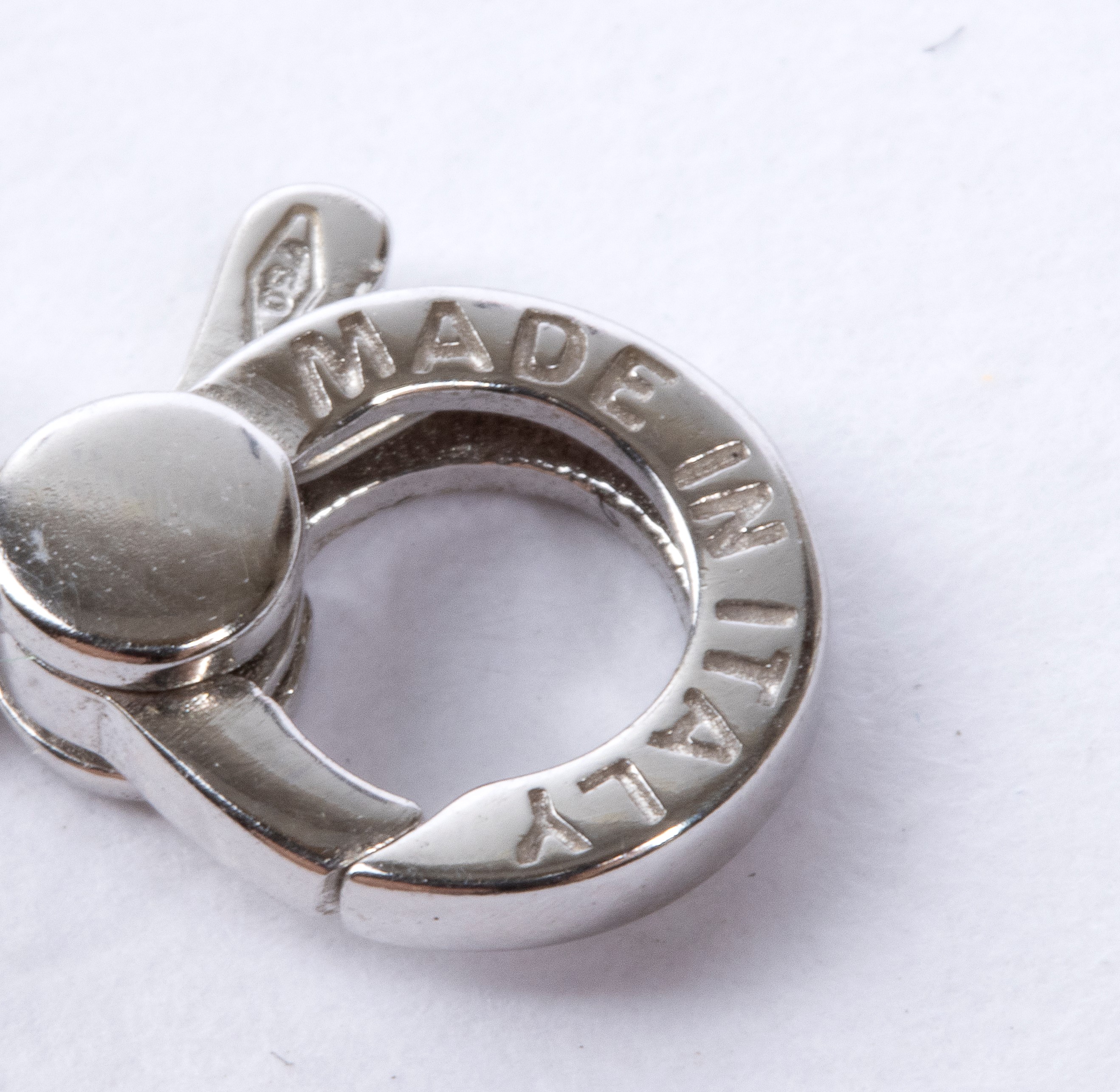 Girocollo con pendente in oro e diamanti