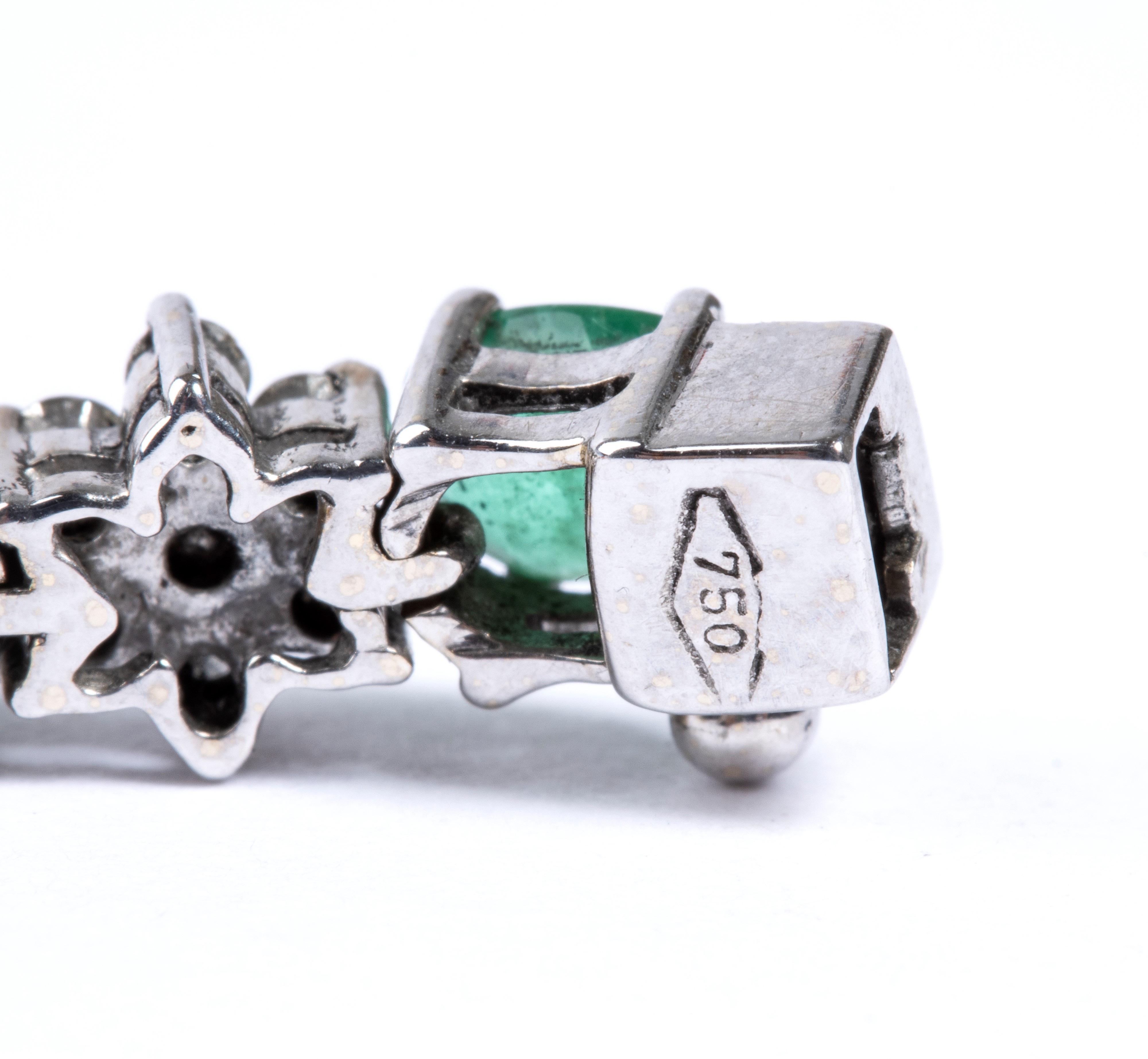 Bracciale in oro con smeraldi e diamanti