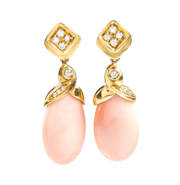 Diamond cersuolo coral gold pair of pendant earrings