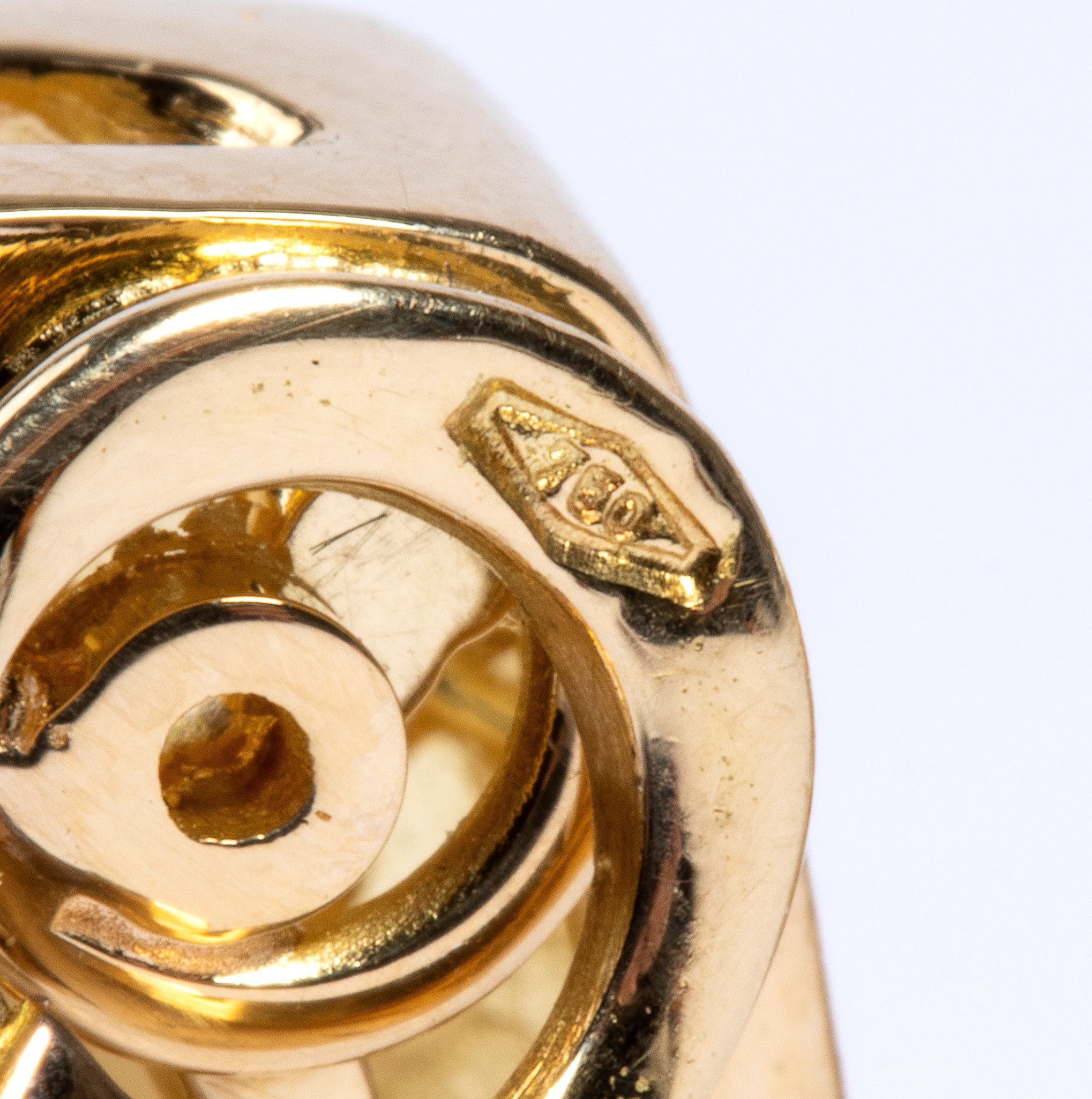 Paio di orecchini in oro con perla e diamanti