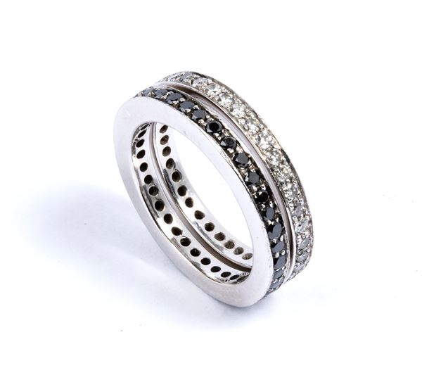 Paio of eternity gold diamond ring