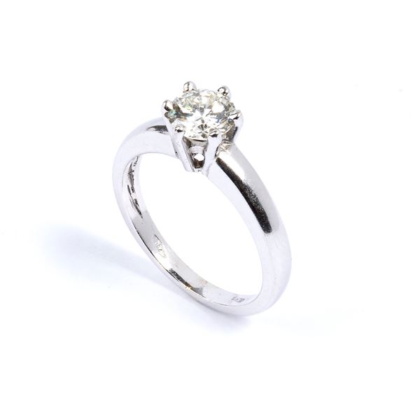 Gold solitaire diamond ring