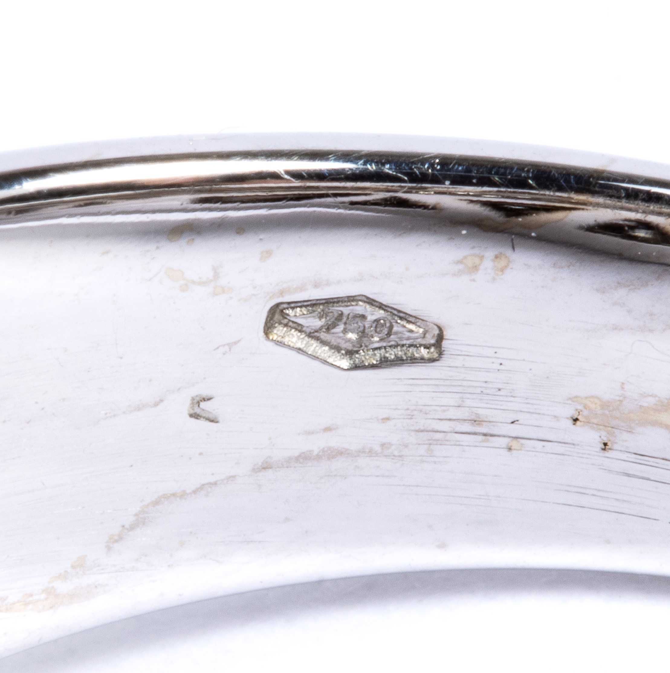 Anello a fascia in oro e diamanti