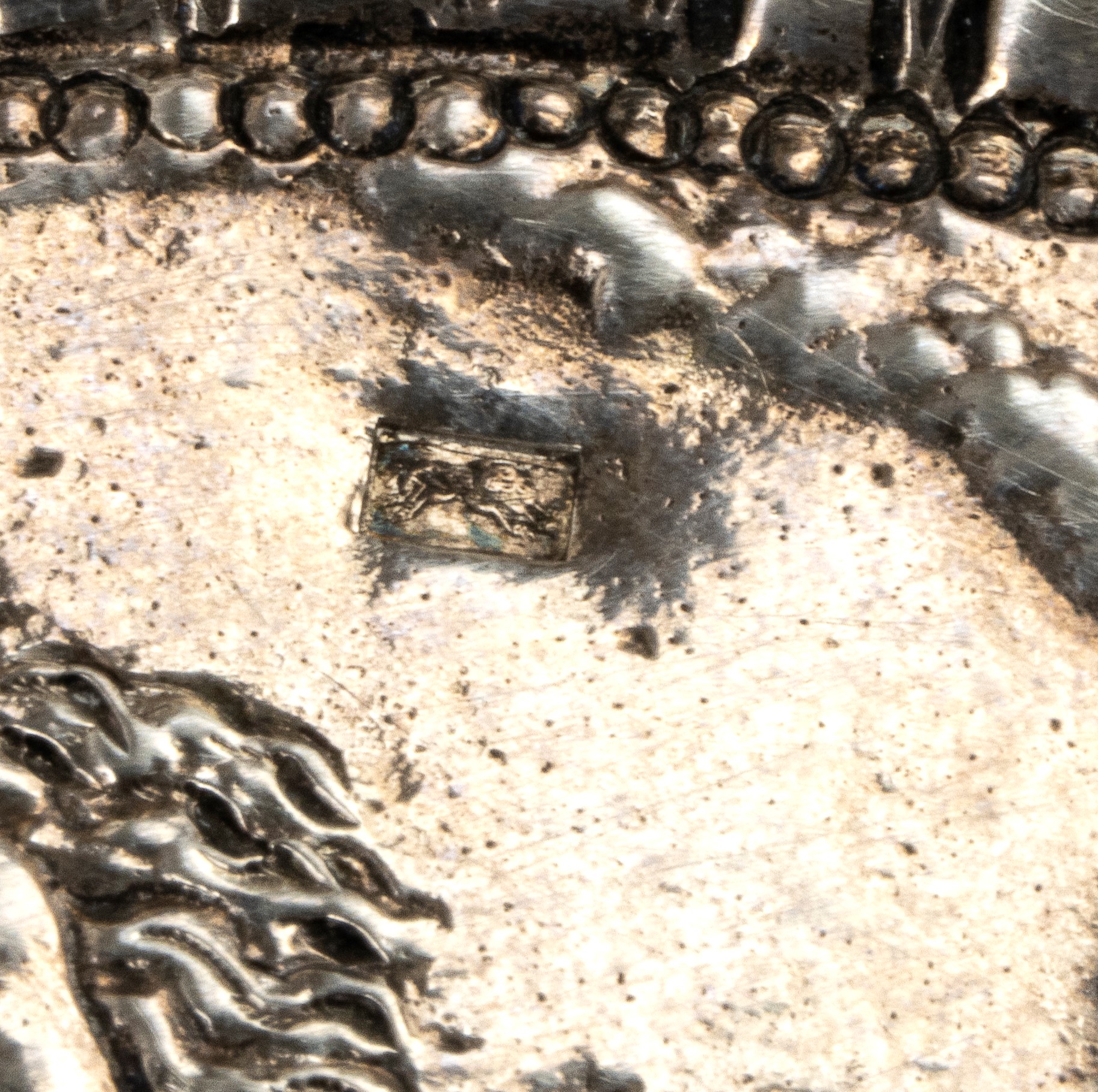 Georg Roth & Co - Due cestini e piatto in argento con scene bibliche e figure storiche, fine XIX ...