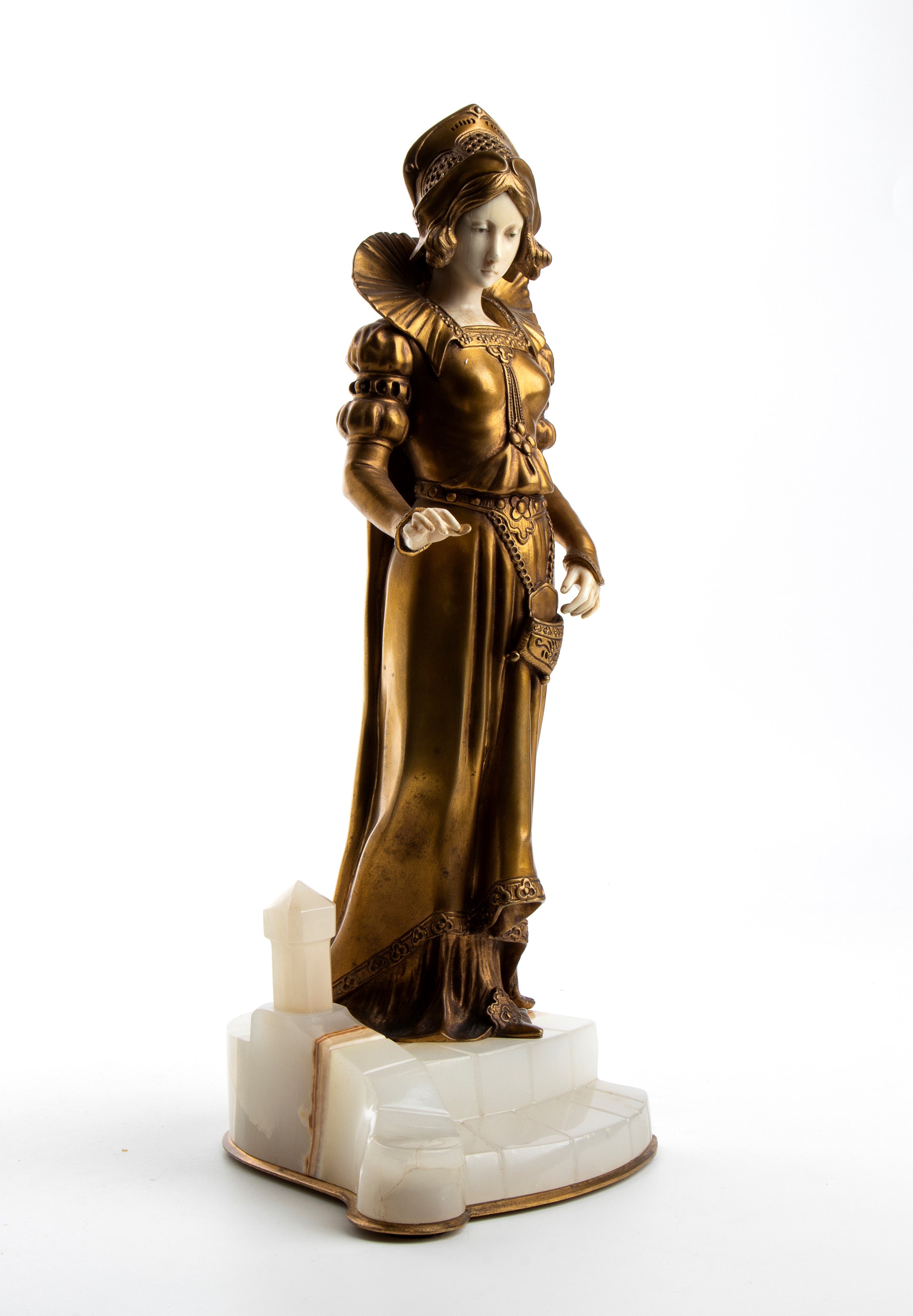 Etienne Watrin - Fanciulla elisabettiana in piedi, bronzo dorato e avorio