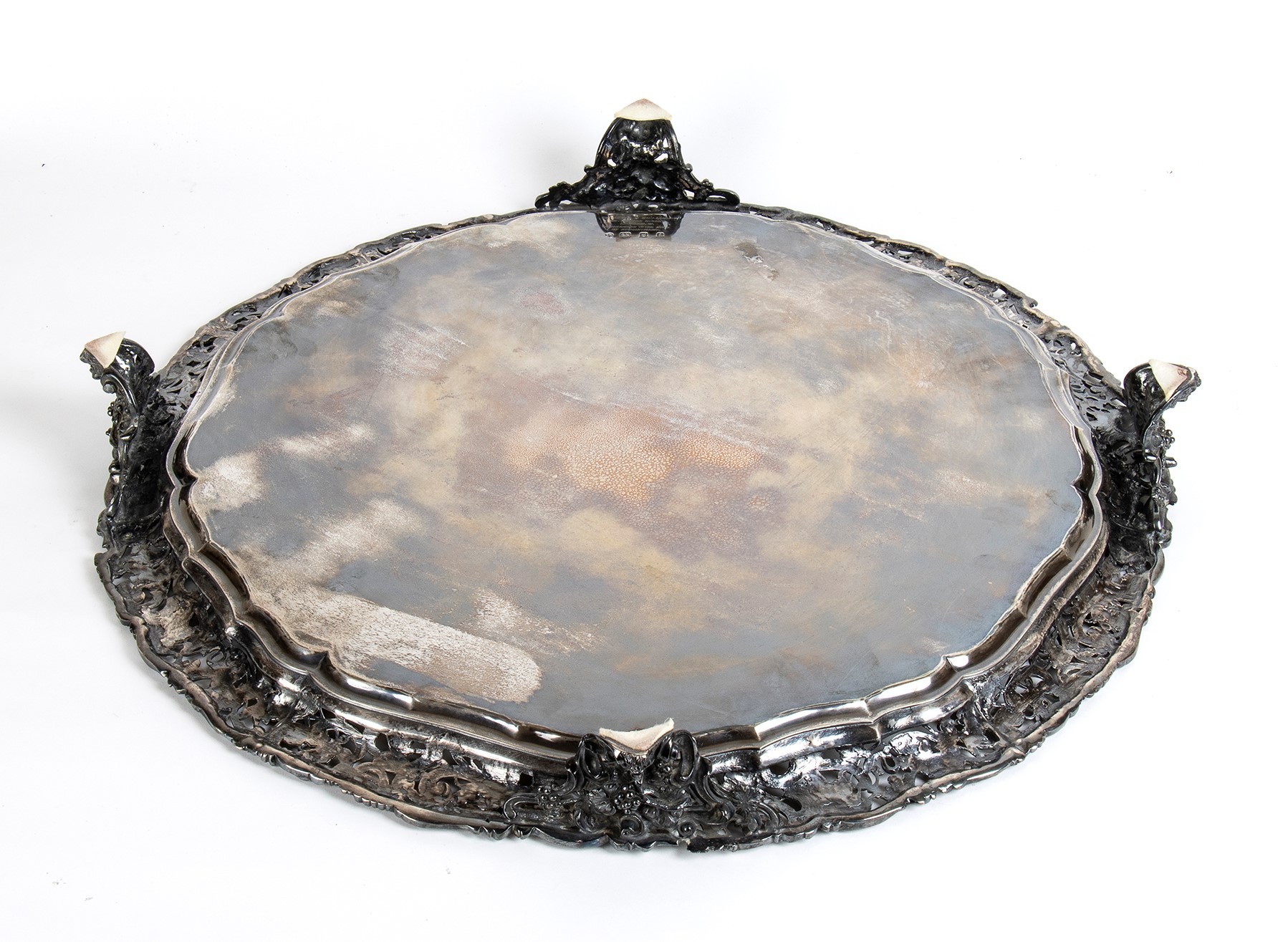 Imponente salver inglese in argento