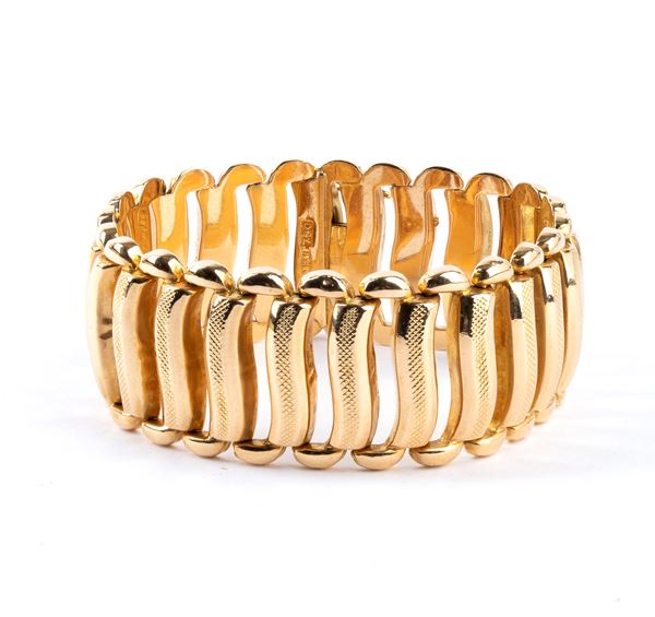 Gold fancy mesh band bracelet