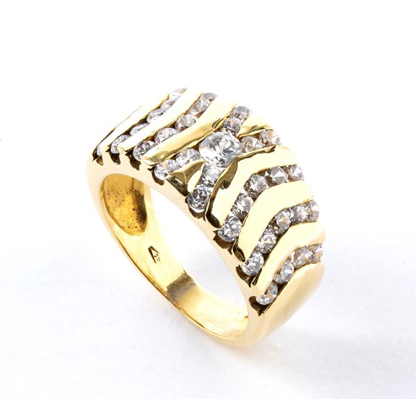 Gold glass paste band ring