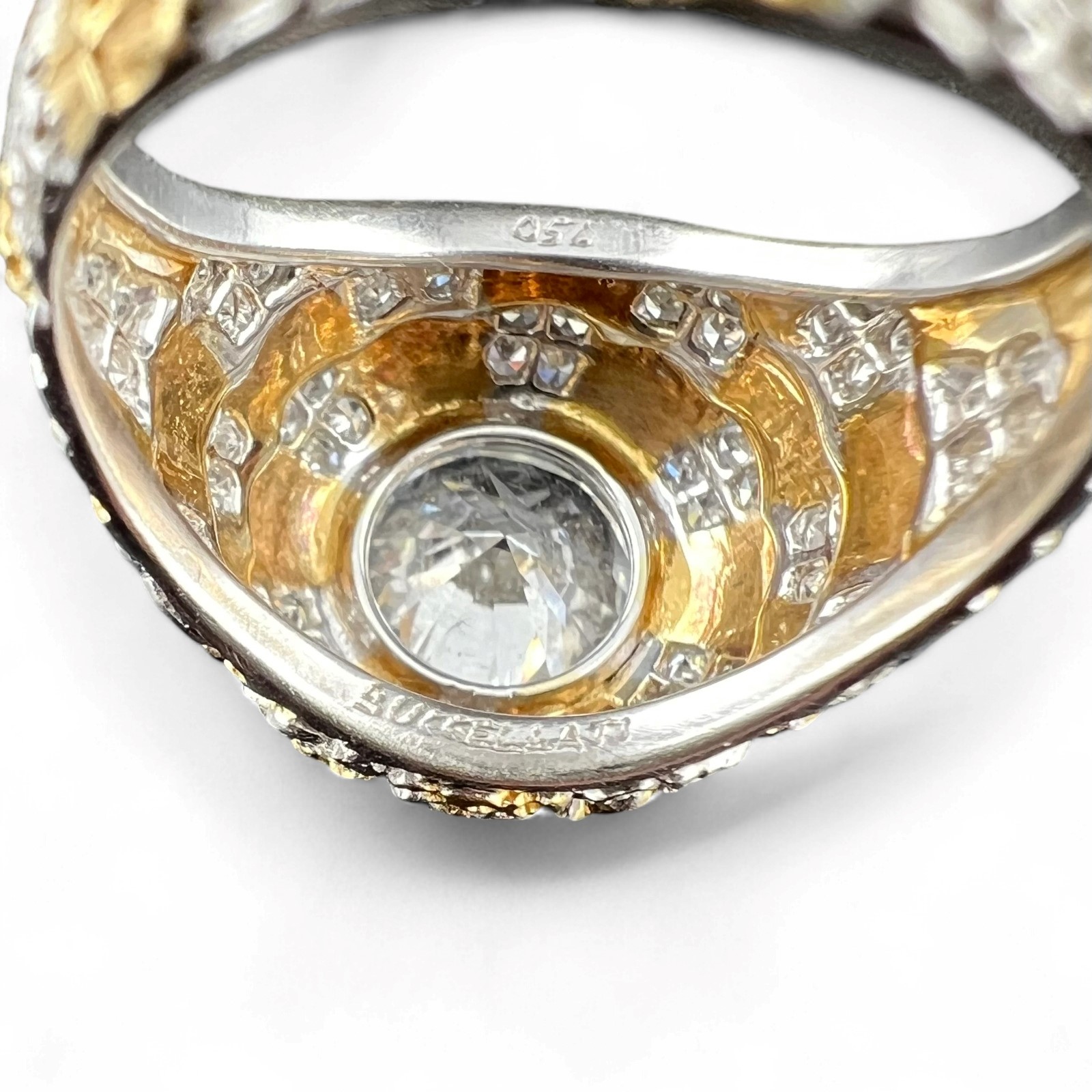 Anello a fascia in oro con diamanti