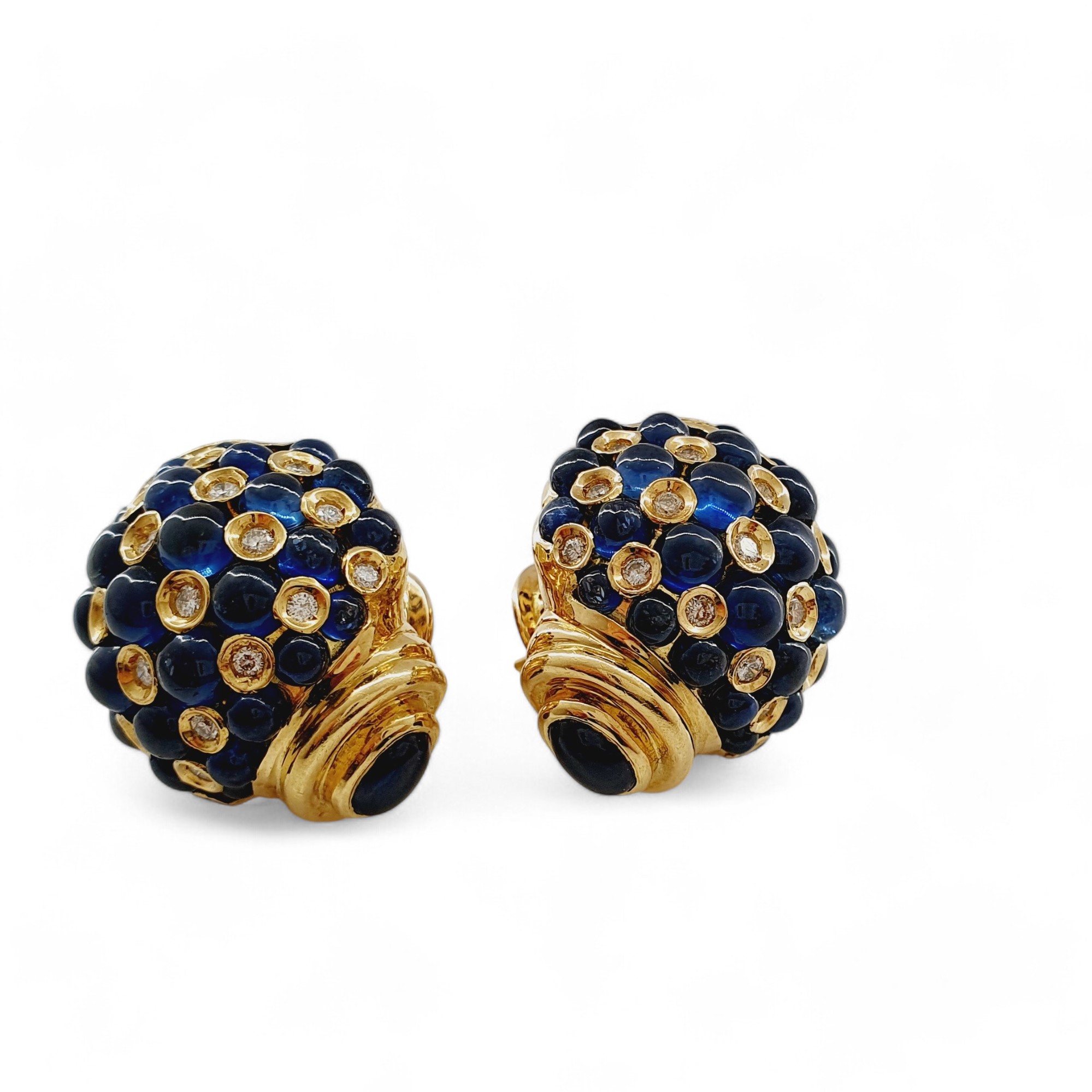 Orecchini in oro con diamanti e zaffiri