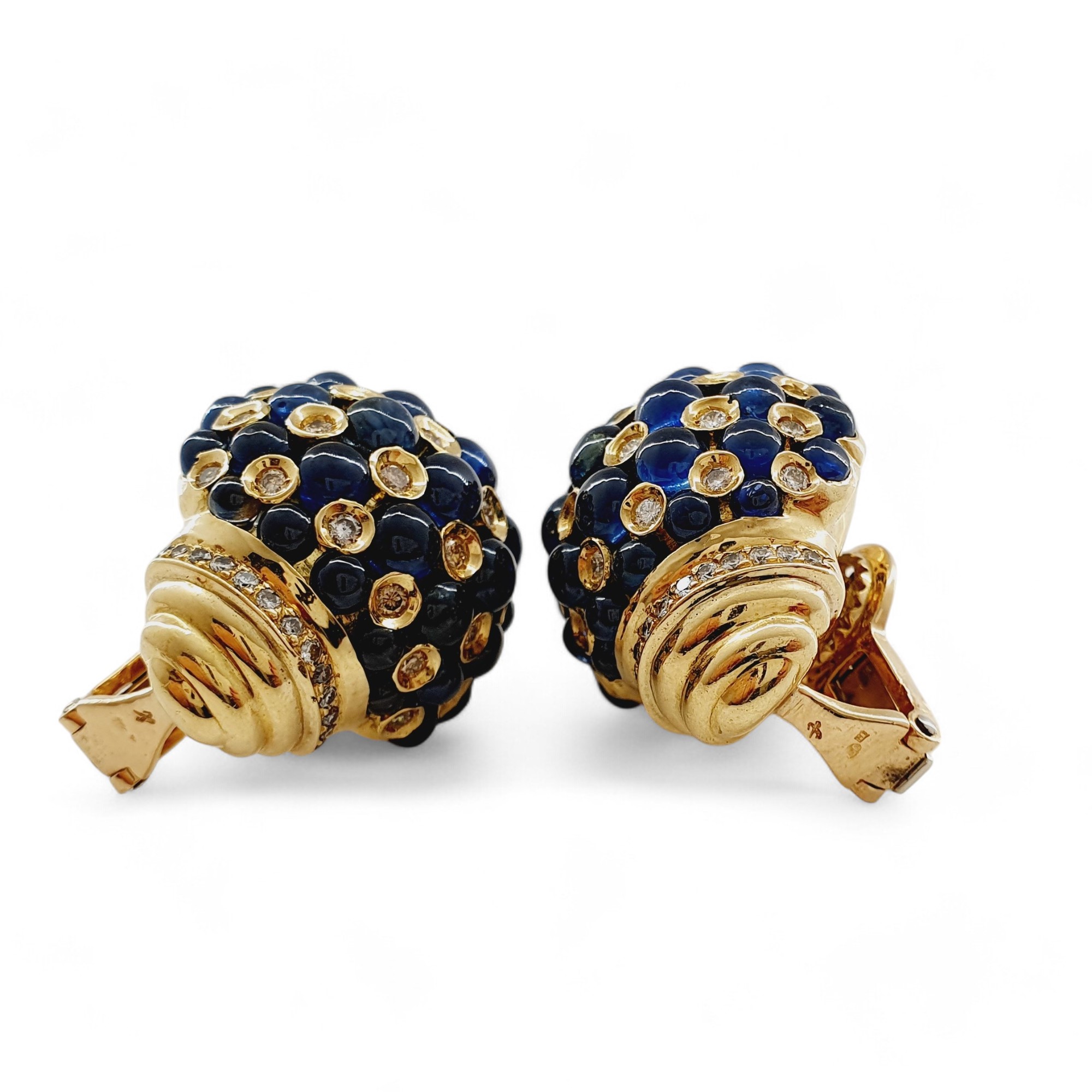 Orecchini in oro con diamanti e zaffiri