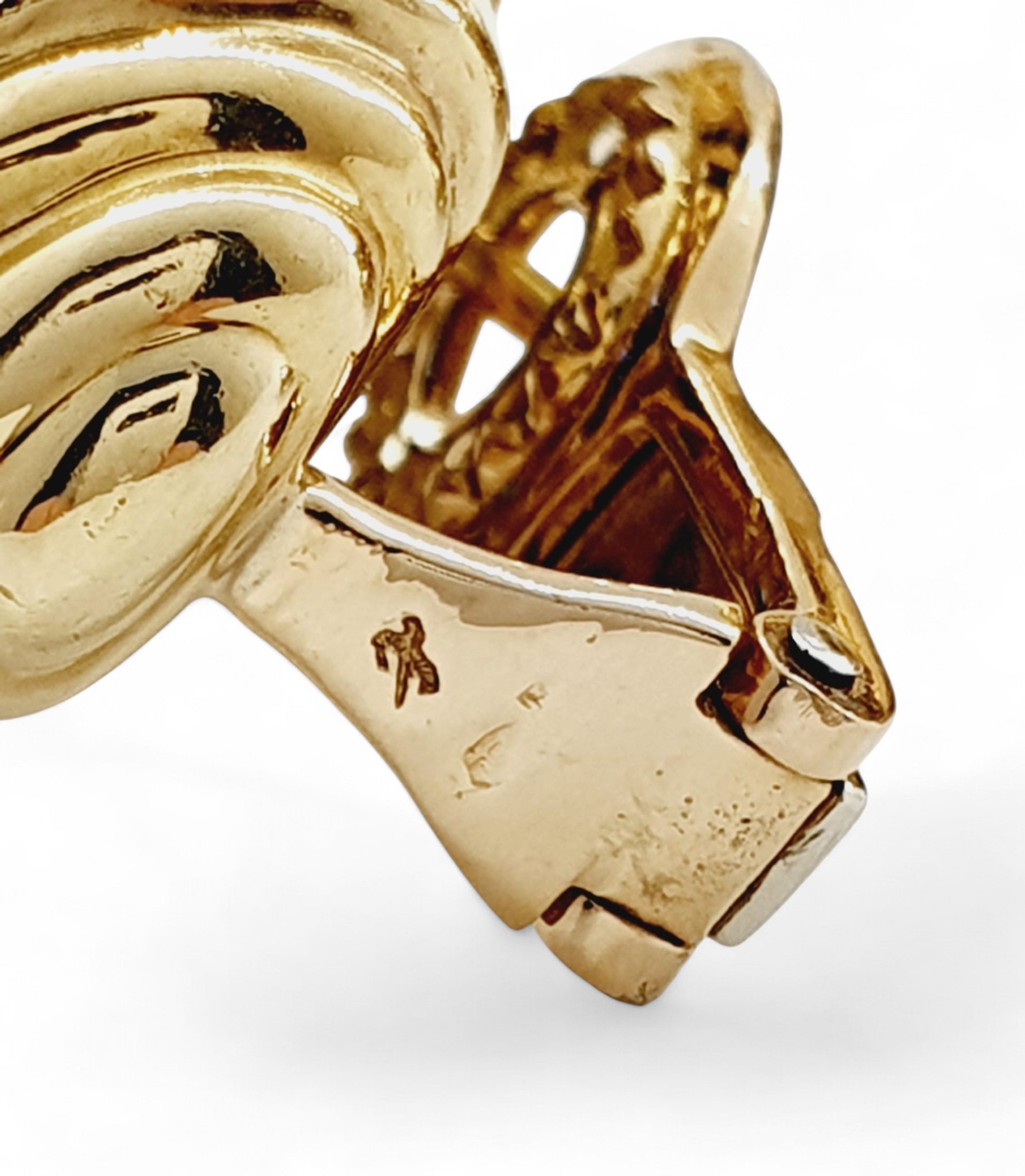 Orecchini in oro con diamanti e zaffiri