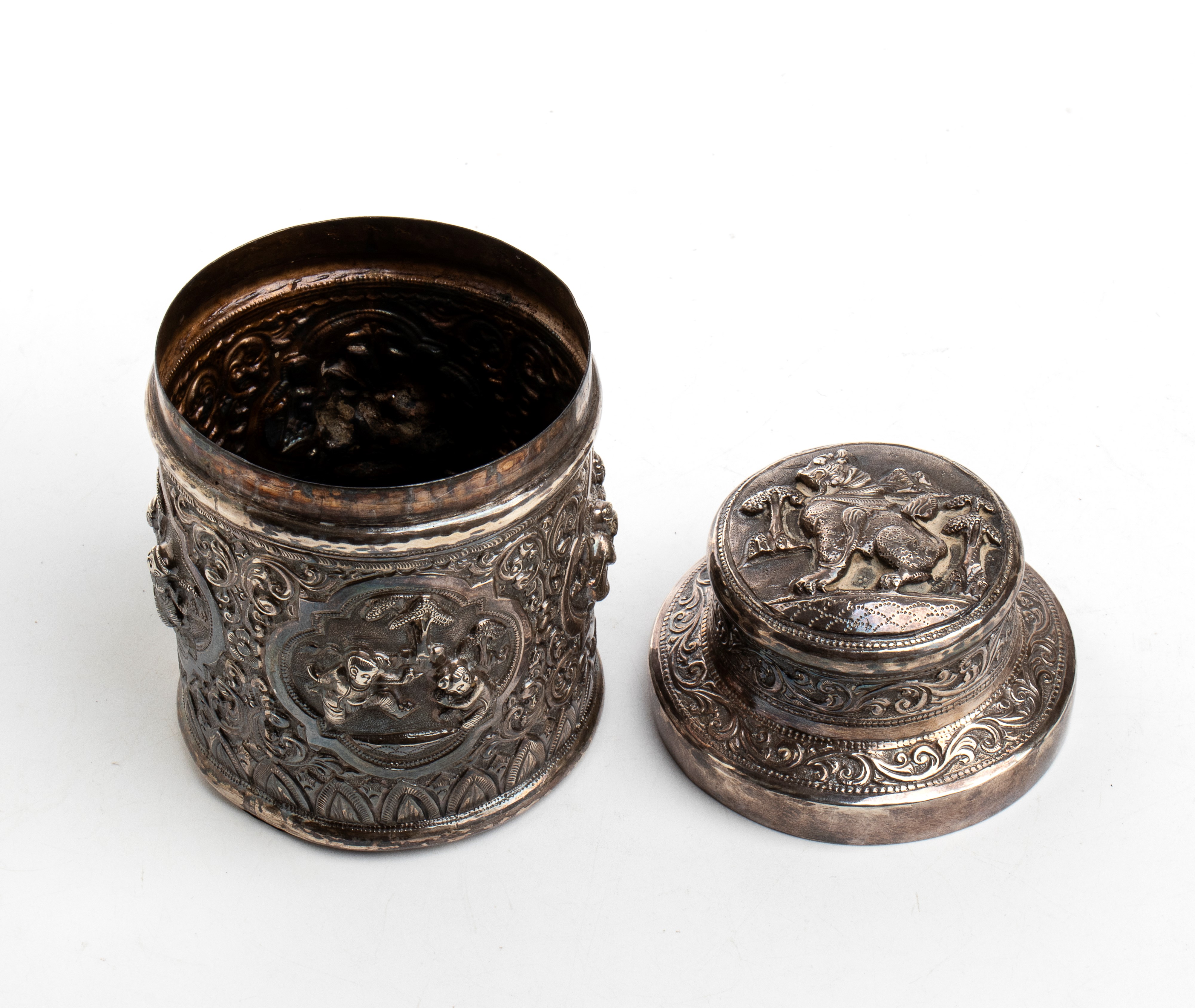 Barattolo birmano in argento, XIX secolo