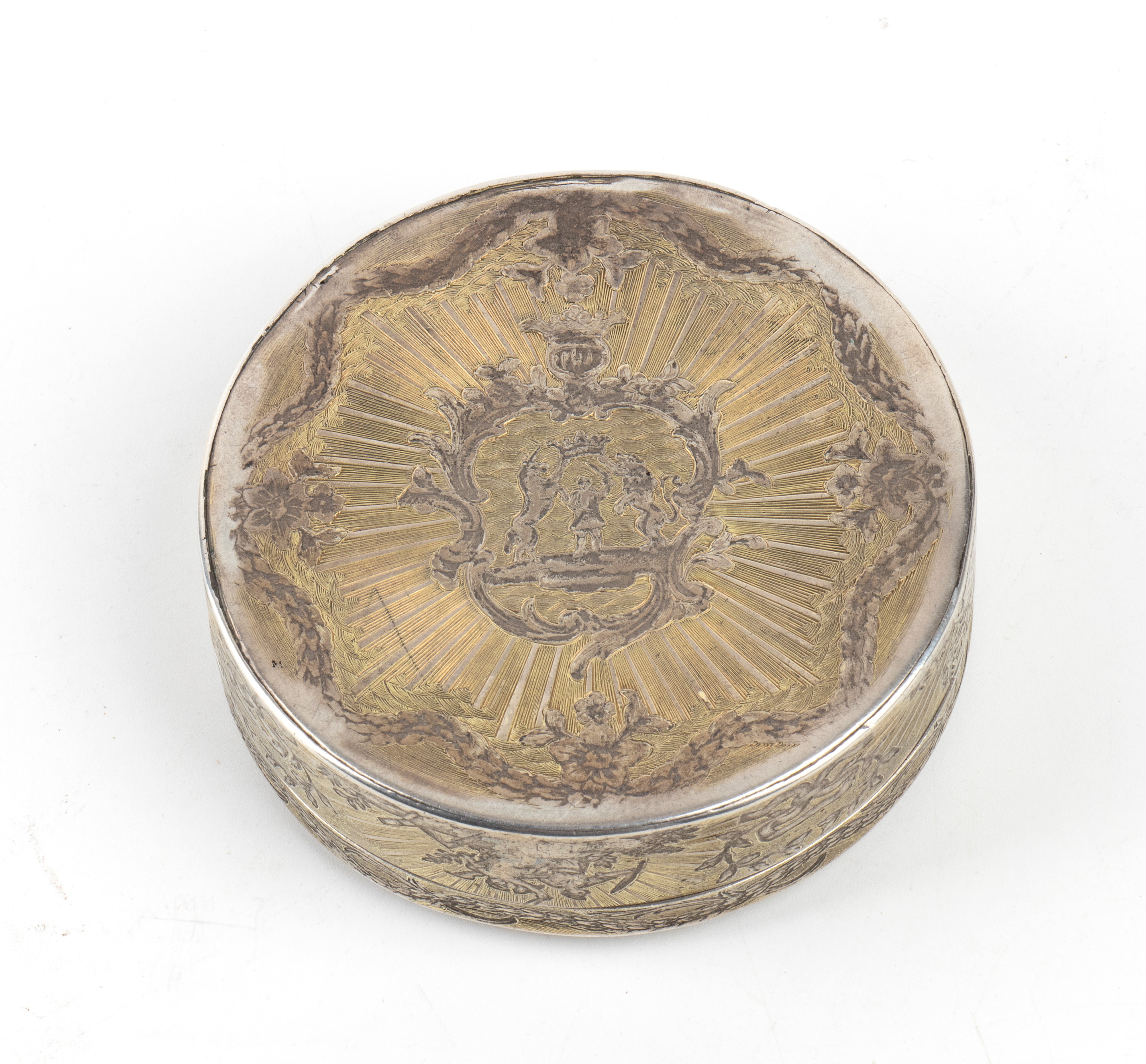 Tabacchiera russa in argento con medaglia commemorativa della firma del trattato di Nystad nel 17...