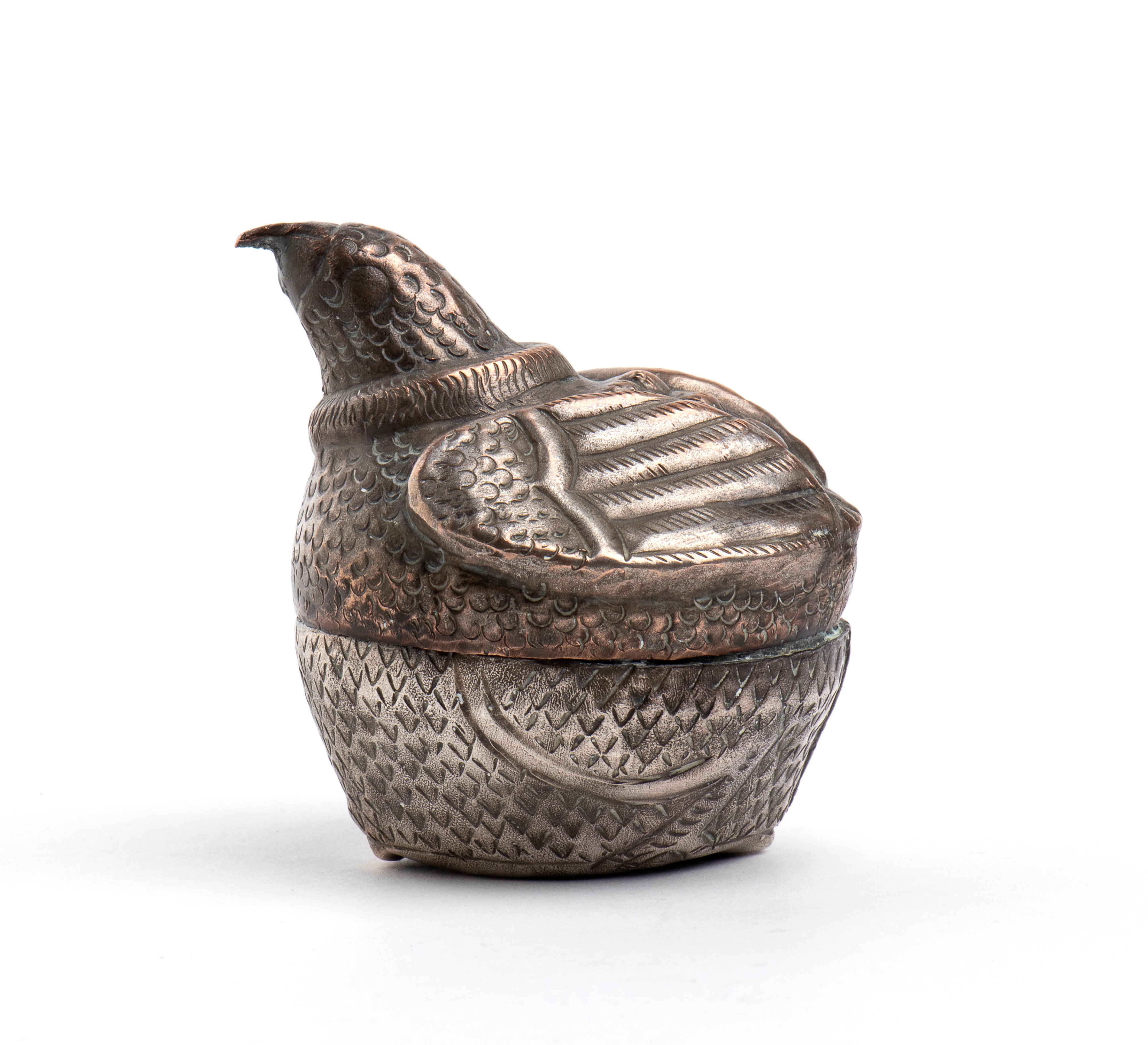 Scatola di betel cambogiana, argento, a forma di uccello khmer, inizio XX secolo