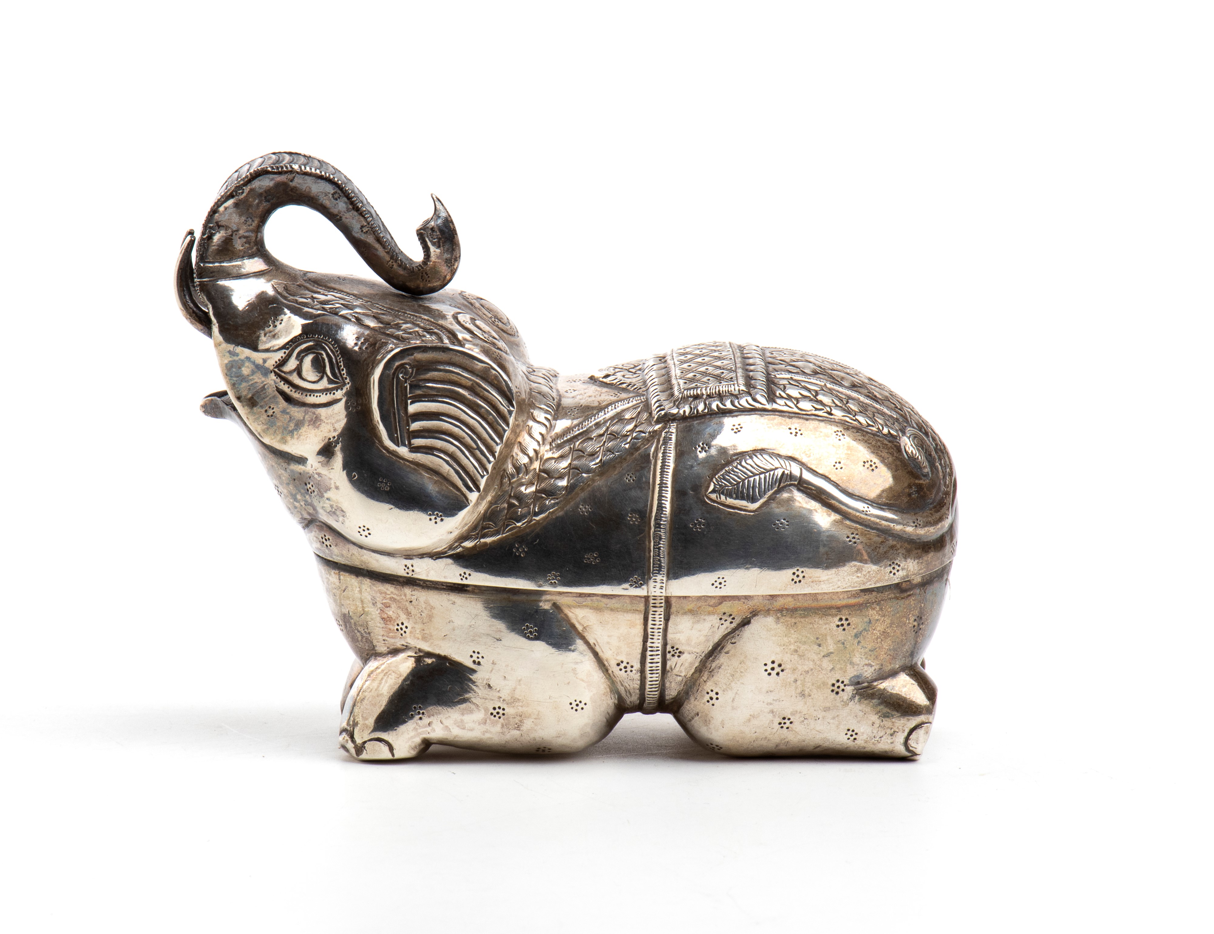 Scatola di Betel cambogiana a forma di elefante, argento, inizio XX secolo