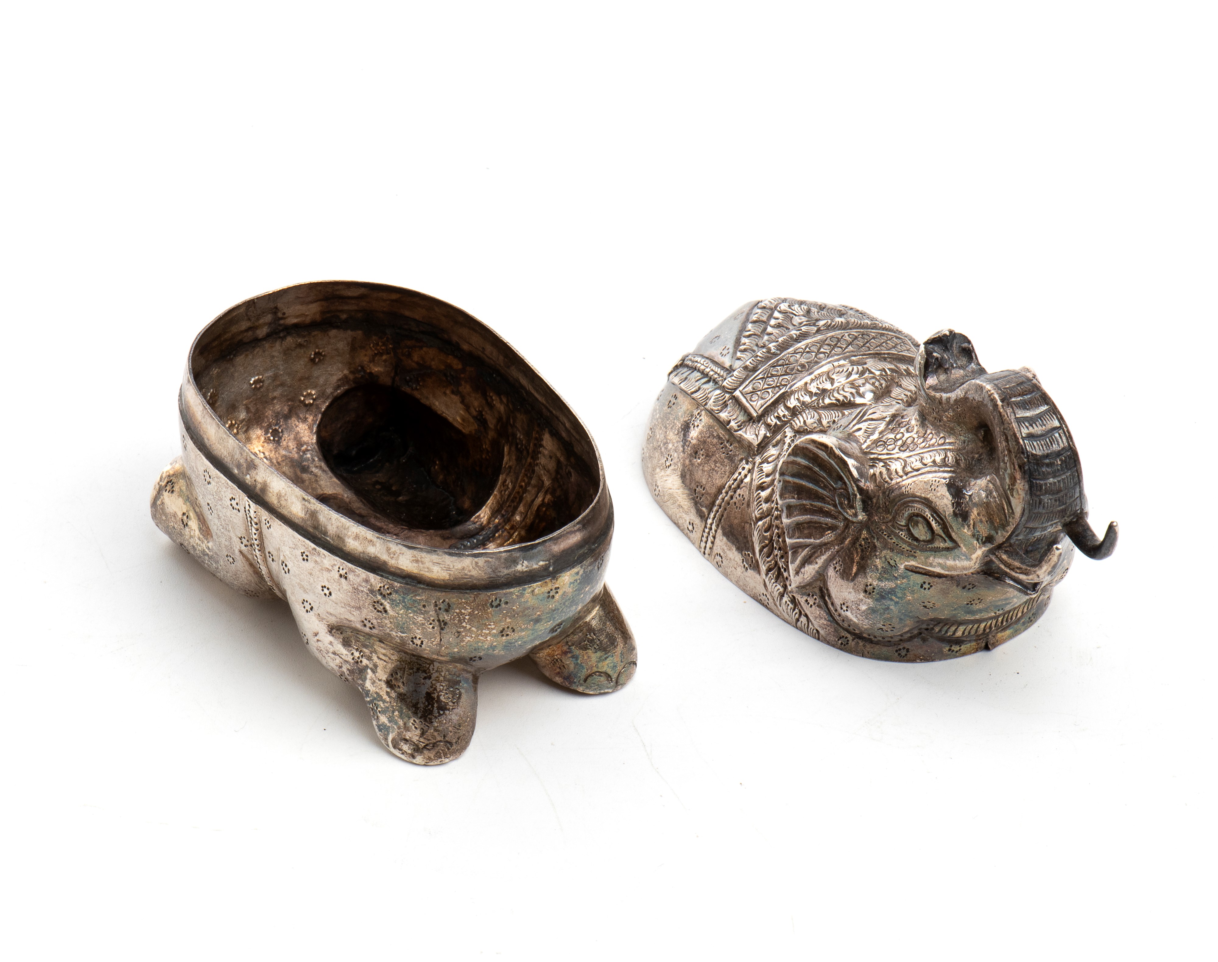 Scatola di Betel cambogiana a forma di elefante, argento, inizio XX secolo