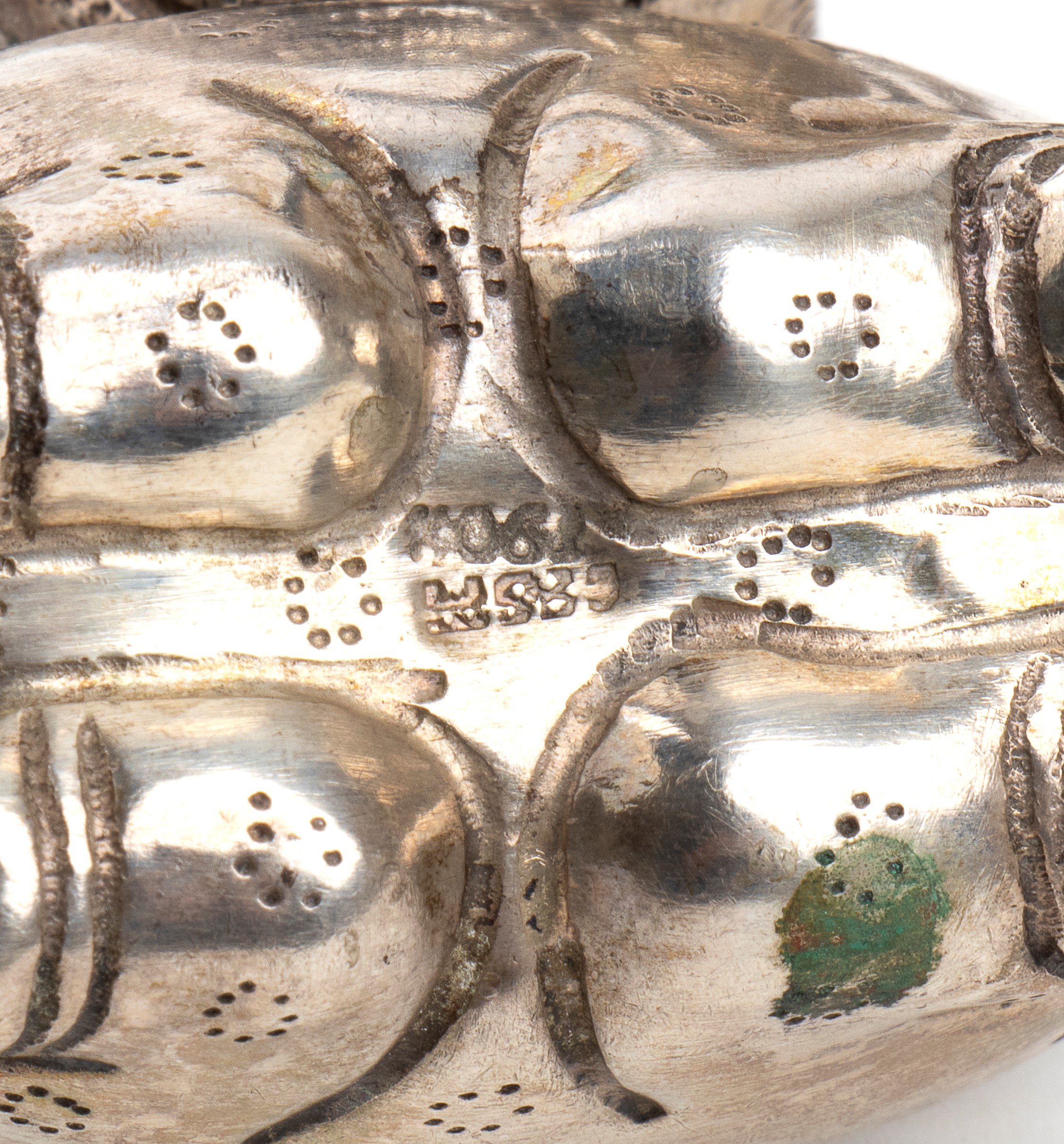 Scatola di Betel cambogiana, argento a forma di elefante khmer, inizio XX secolo